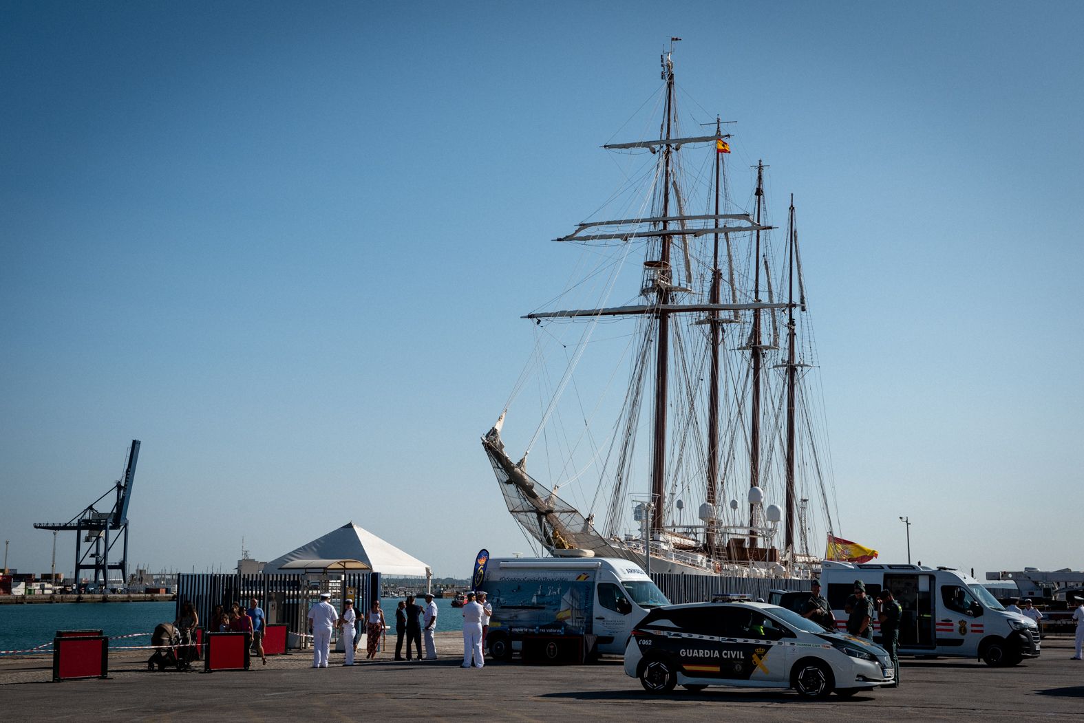 Las vistas de Cádiz con Elcano.
