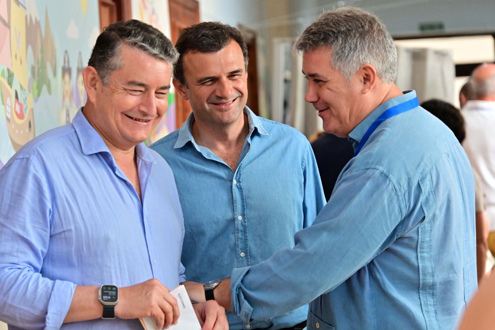 El consejero de Presidencia, Antonio Sanz, con el alcalde de Cádiz, Bruno García, y el diputado Ignacio Romaní.