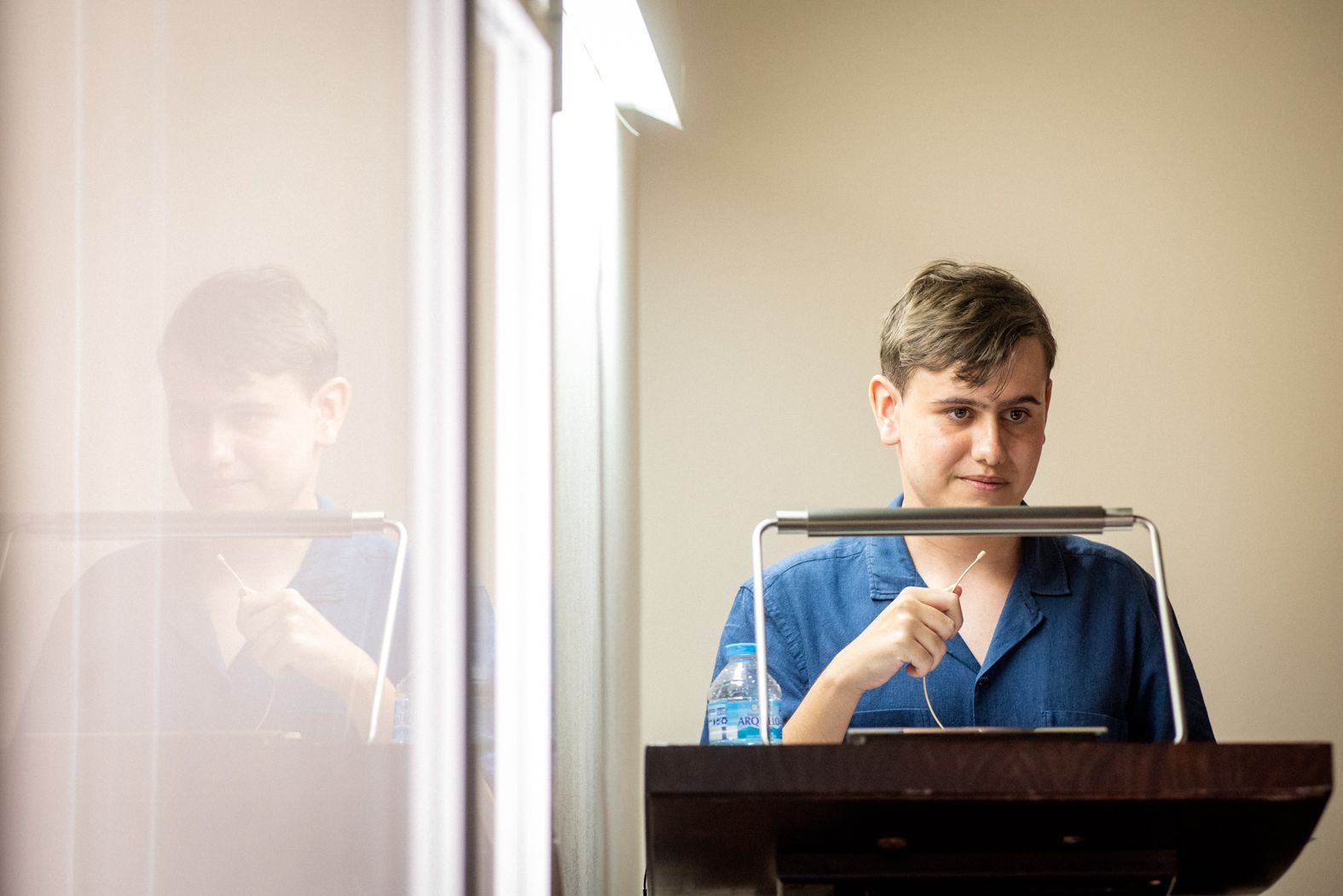 Juan Ruiz, durante su discurso de agradecimiento en nombre todos los premiados.   MAURI BUHIGAS