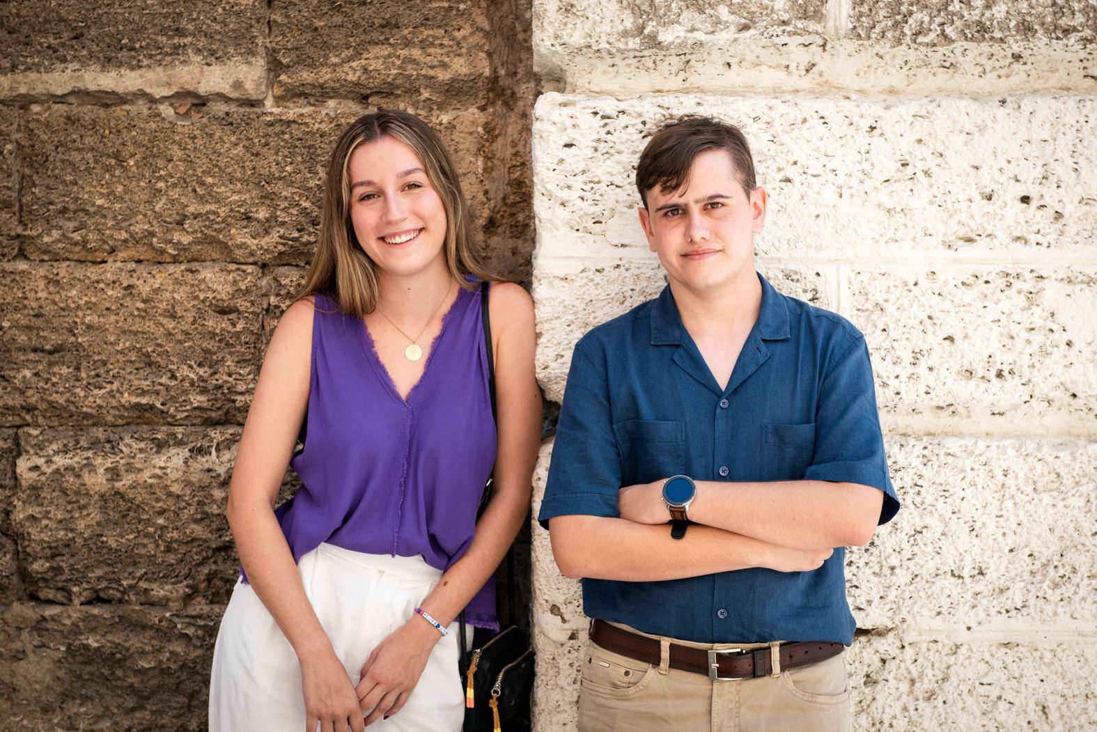 Daniela Lázari y Juan Ruiz Marín, tras recibir los premios extraordinarios de Bachillerato 2023.