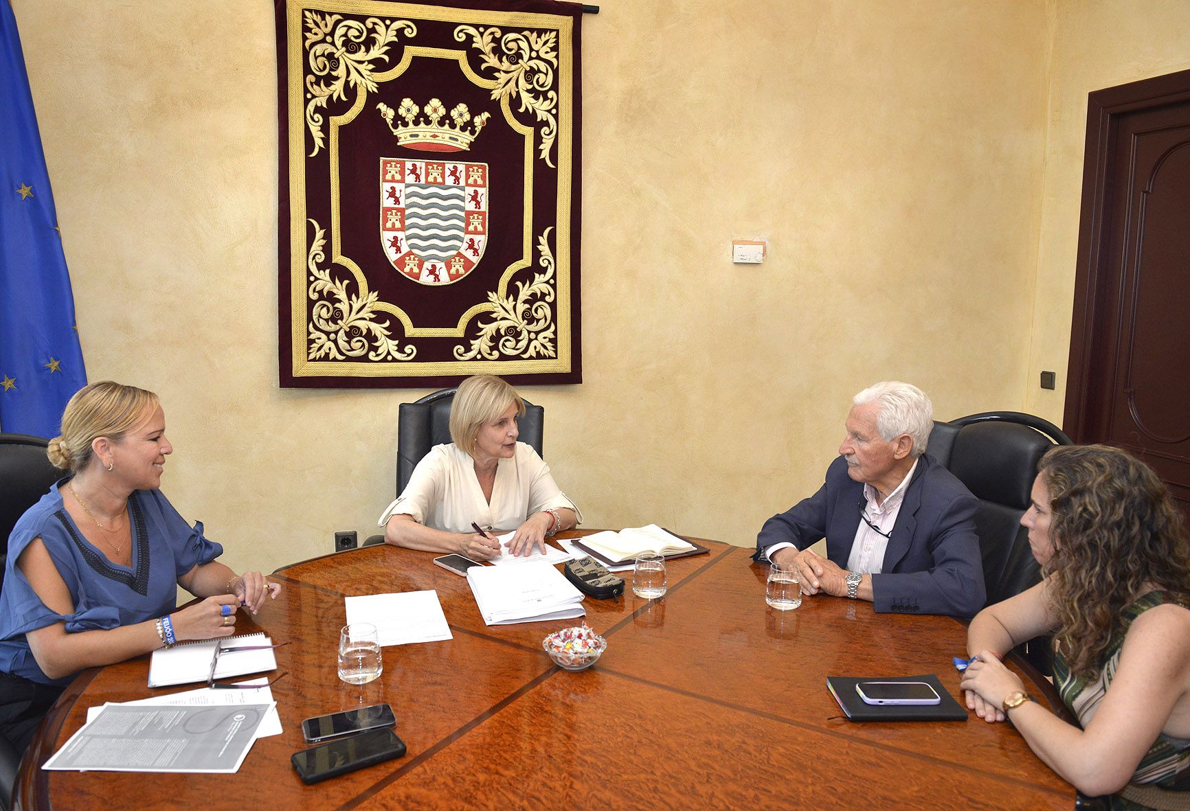 El encuentro de García-Pelayo con Cedown, en el Ayuntamiento de Jerez.