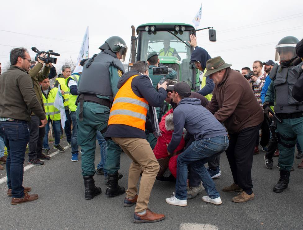 Protestas de los olivareros de Jaén, esta semana. FOTO: RTVE / EFE