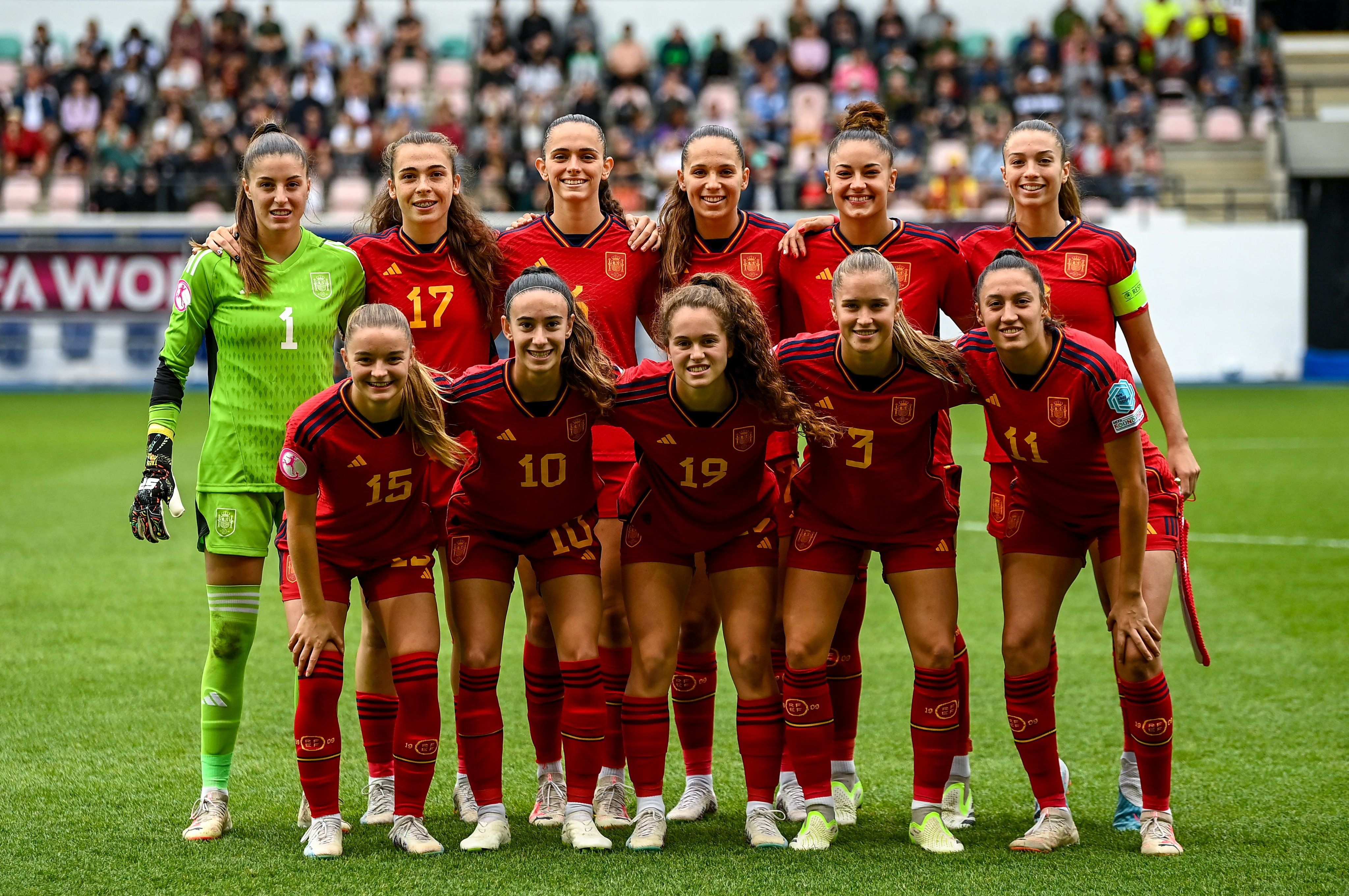 El once inicial de la selección española sub-19 que se ha proclamado campeona de Europa en Bélgica.