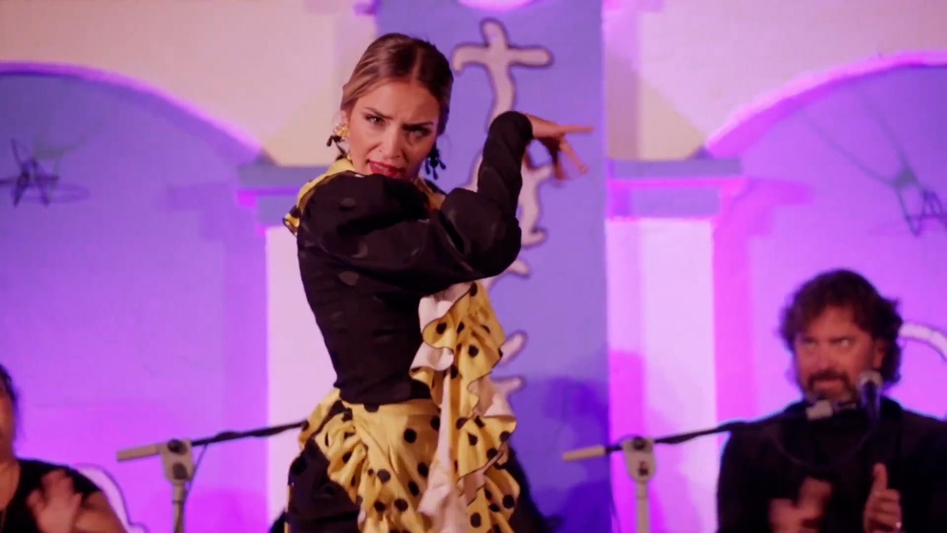 Cádiz llena de flamenco sus patios y balcones los miércoles de agosto