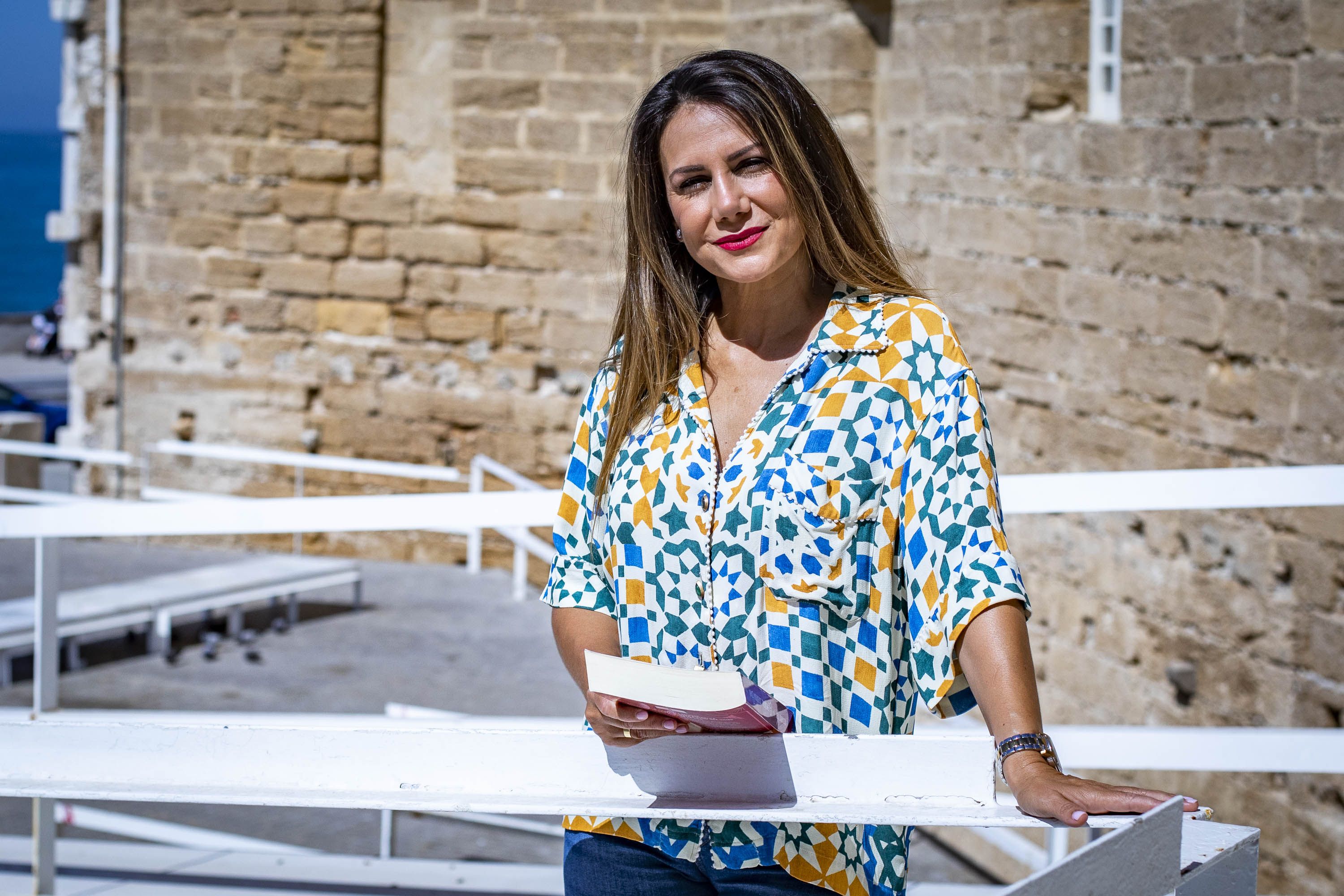 Rosario Tey, escritora y ahora concejala en el Ayuntamiento de su Cádiz natal.