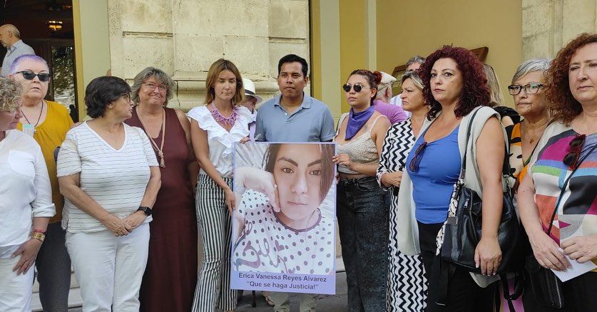 Un momento de la concentración por el asesinato de la joven nicaragüense residente en Utrera.