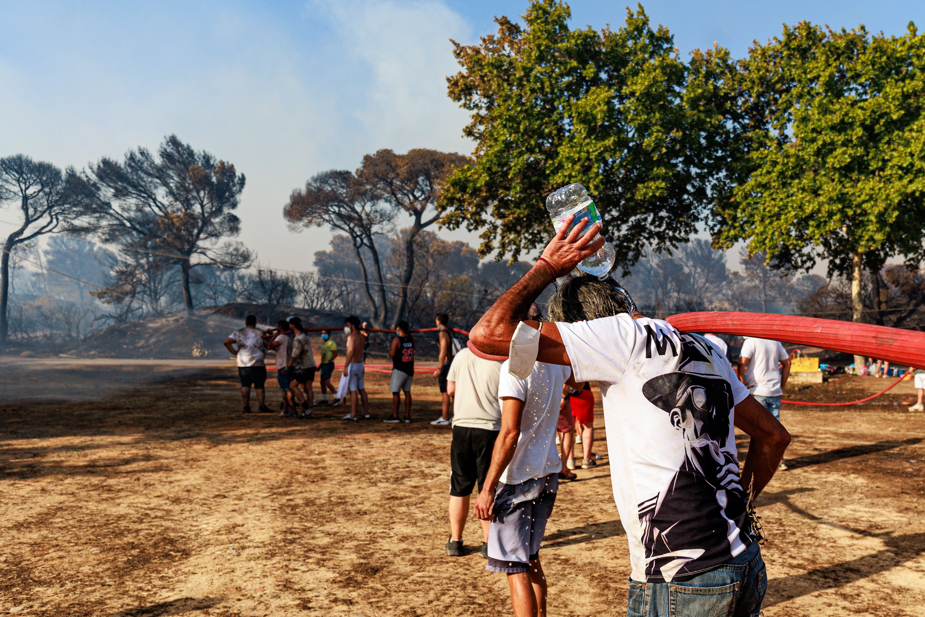 Una de las cadenas humanas con mangueras.