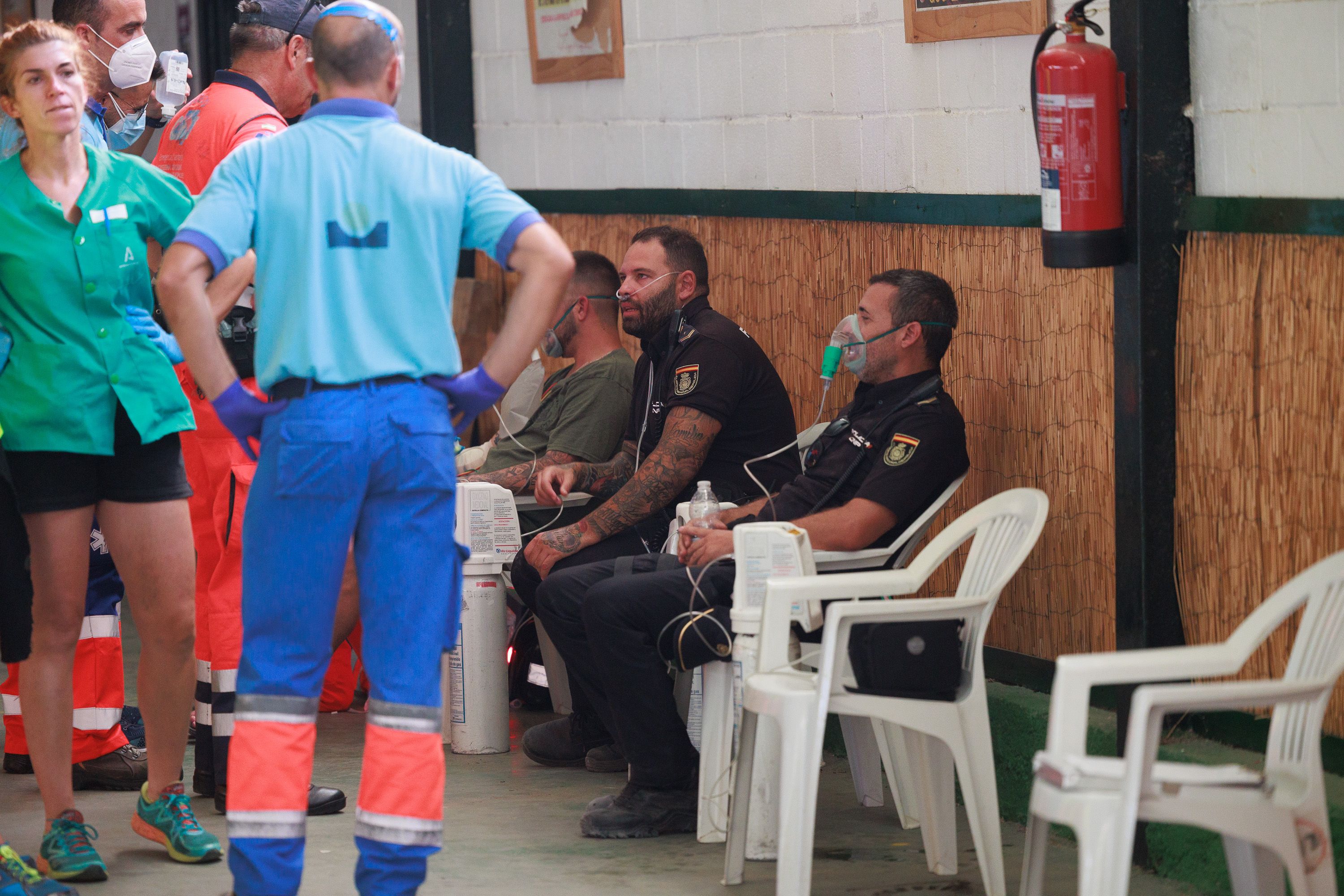 Agentes de la Policía, atendidos.