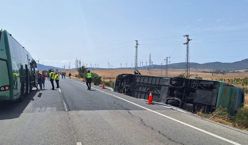 Imágenes del accidente de Tarifa, facilitadas por la Guardia Civil.