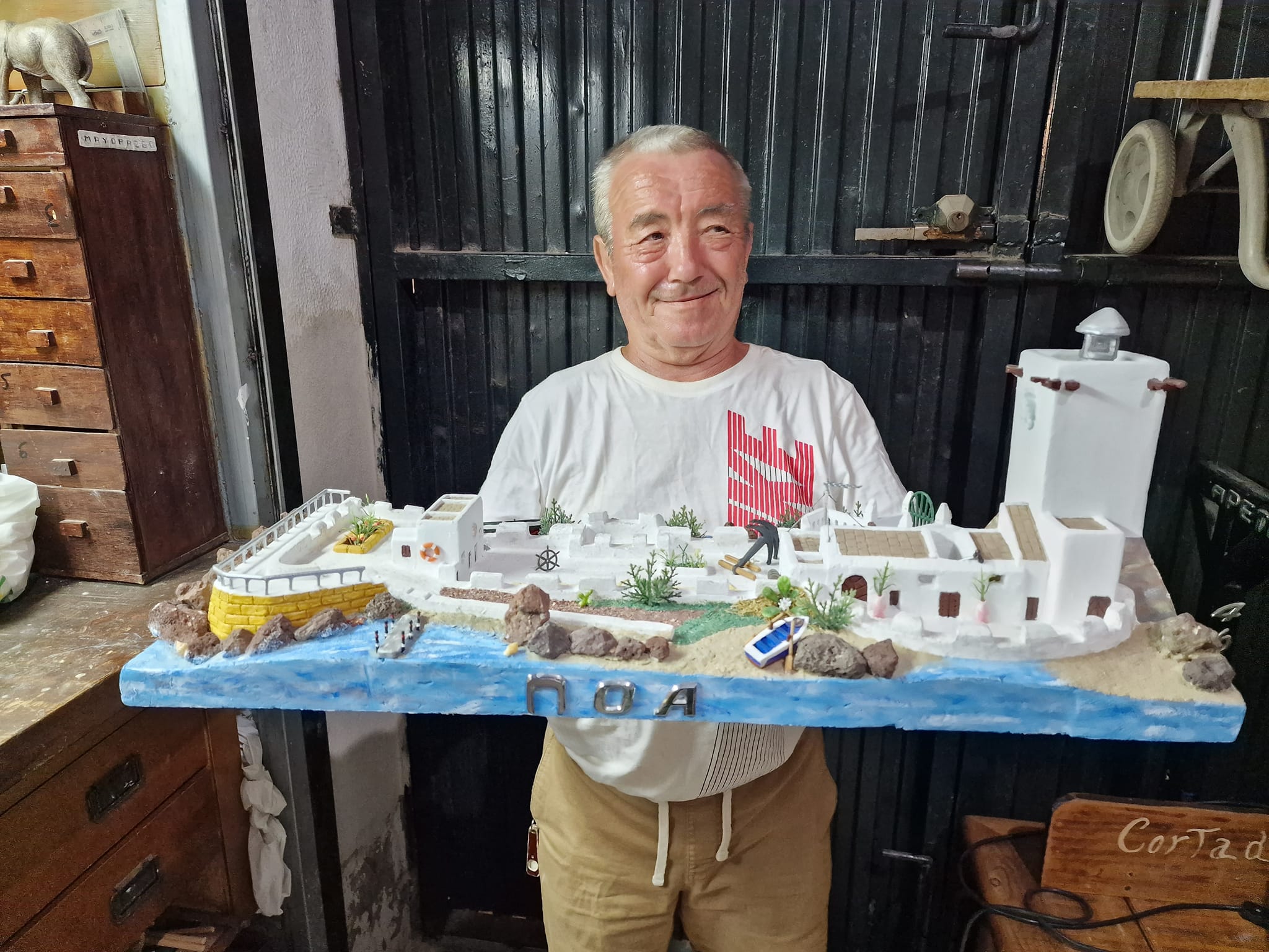Juan Manuel Rodríguez, Prim, chiclanero que ha creado esta maqueta. FACEBOOK Juan Manuel Rodríguez, Prim, chiclanero que ha creado esta maqueta. FACEBOOK