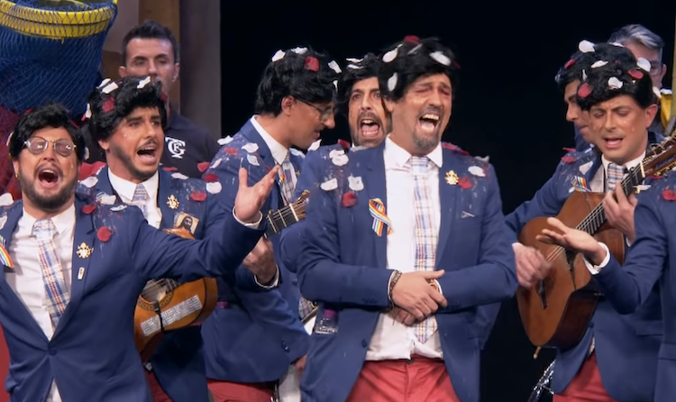 Juanlu Cascana, con su chirigota, durante el pase de preliminares. IMAGEN: ONDA CÁDIZ