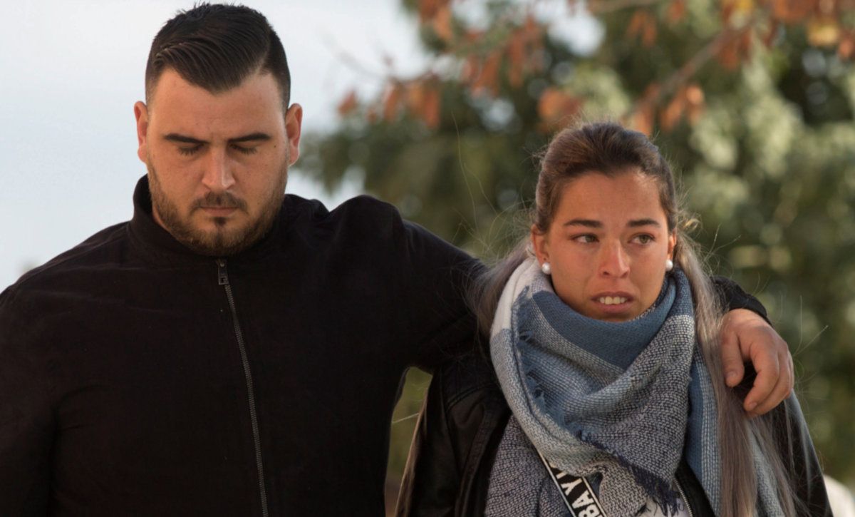 Los padres de Julen, el niño que murió al caer a un pozo en Málaga. FOTO: CANAL SUR