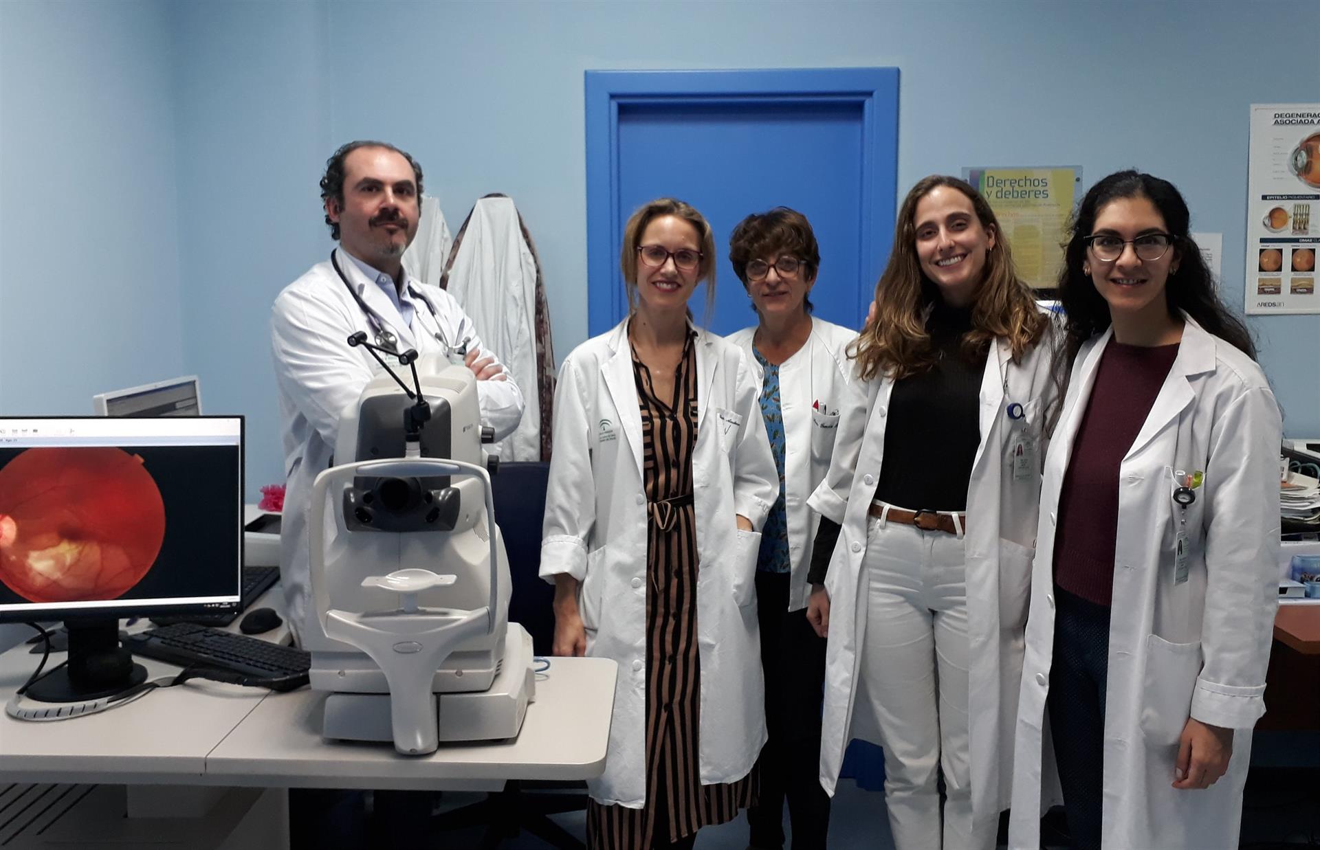 El equipo médico que puso en marcha el tratamiento. FOTO: JUNTA