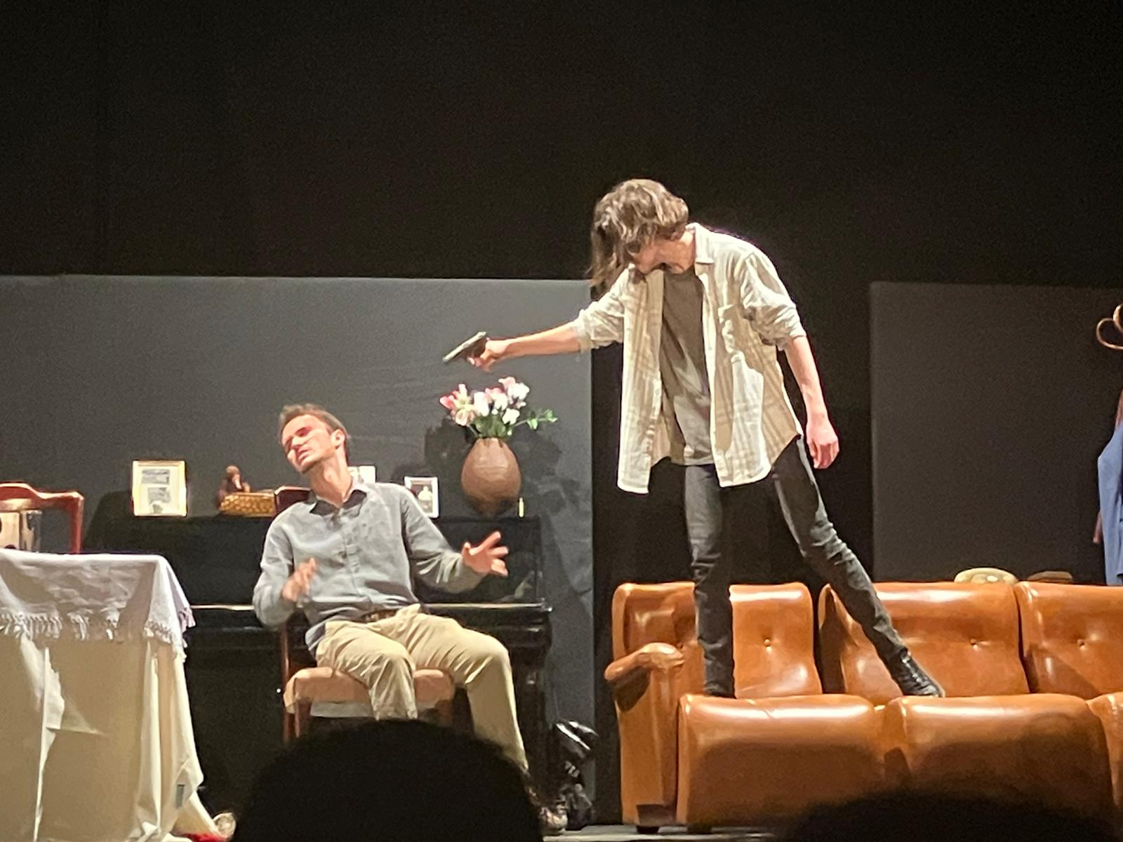 Actuación del compañía de teatro del colegio San Felipe Neri con la obra 'Cuarteto de Cuerda'.