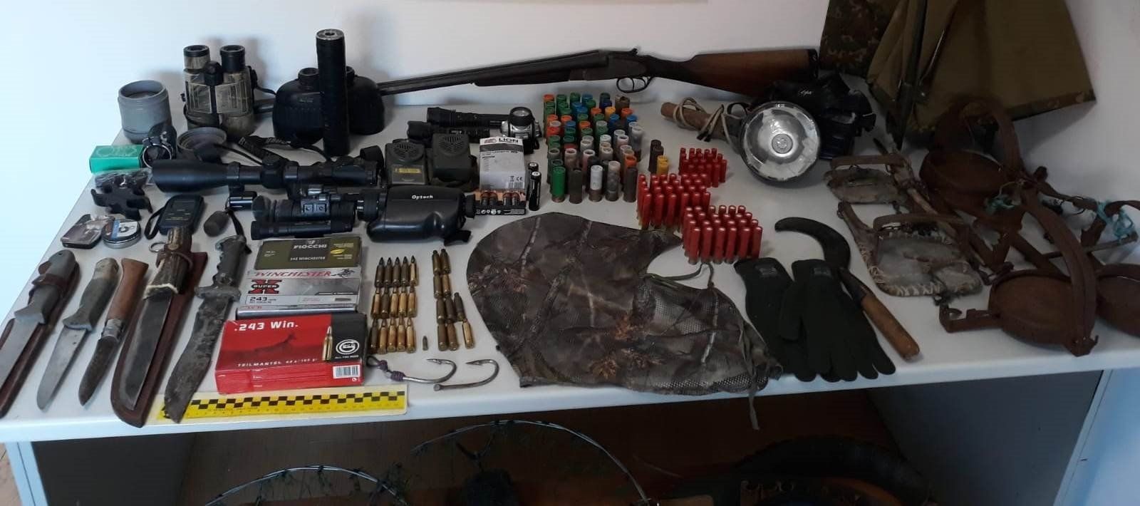 Material incautado por la Guardia Civil.