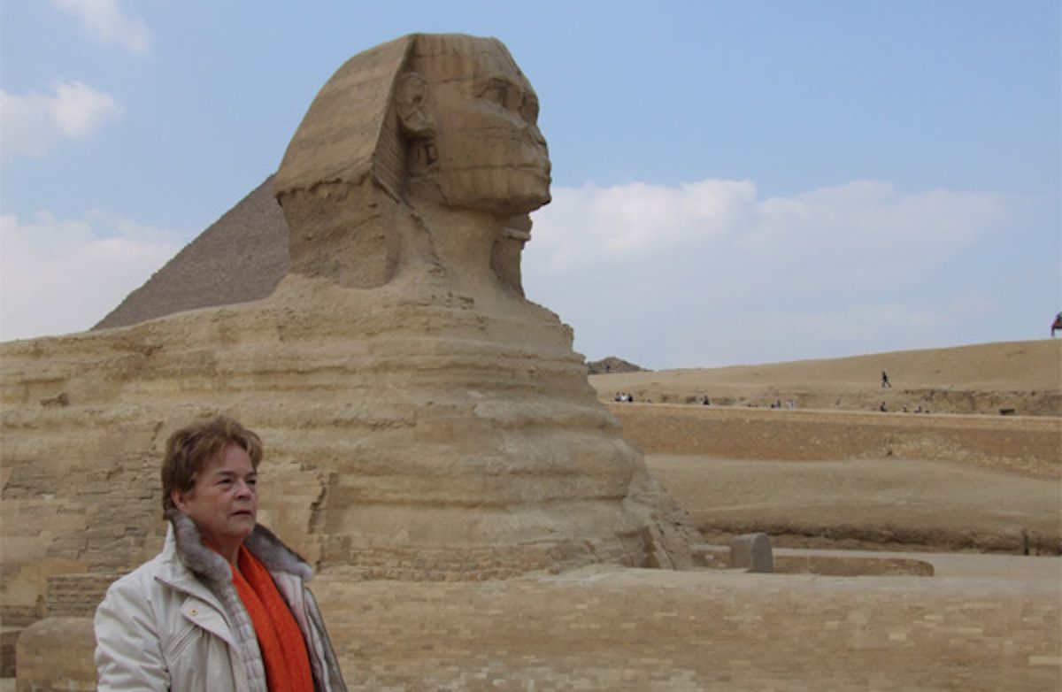 Lourdes Luengo, la abuela viajera de Huelva, en un viaje a Egipto en una foto publicada en su blog. 