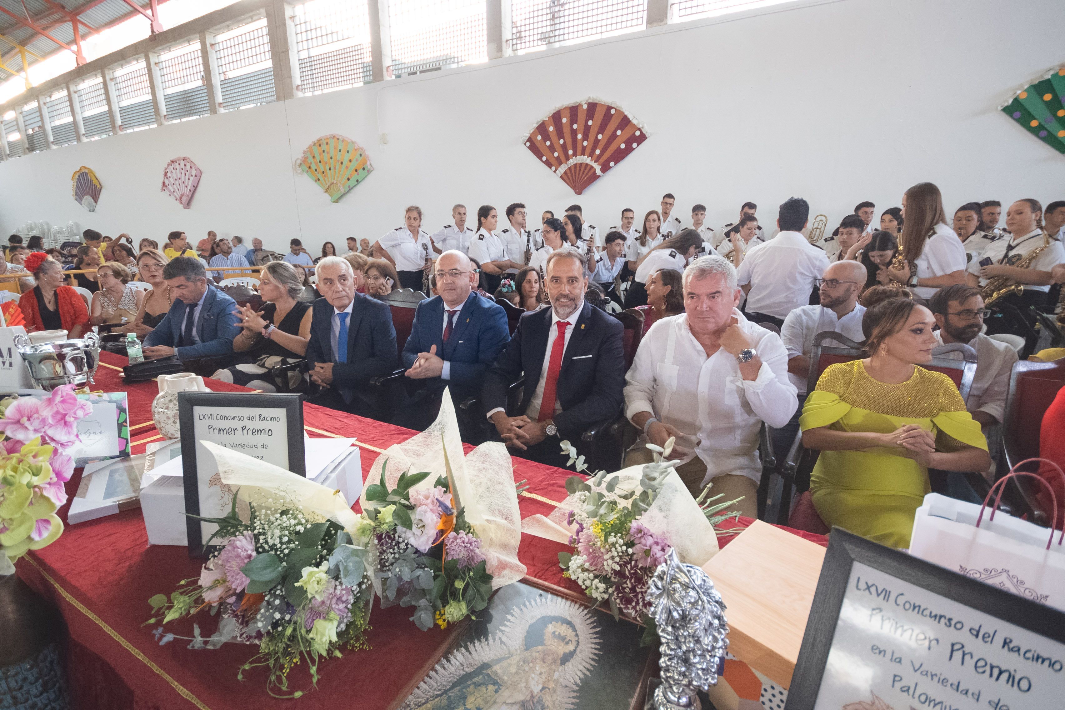 Entrega del racimo de oro en la feria de Trebujena 2023