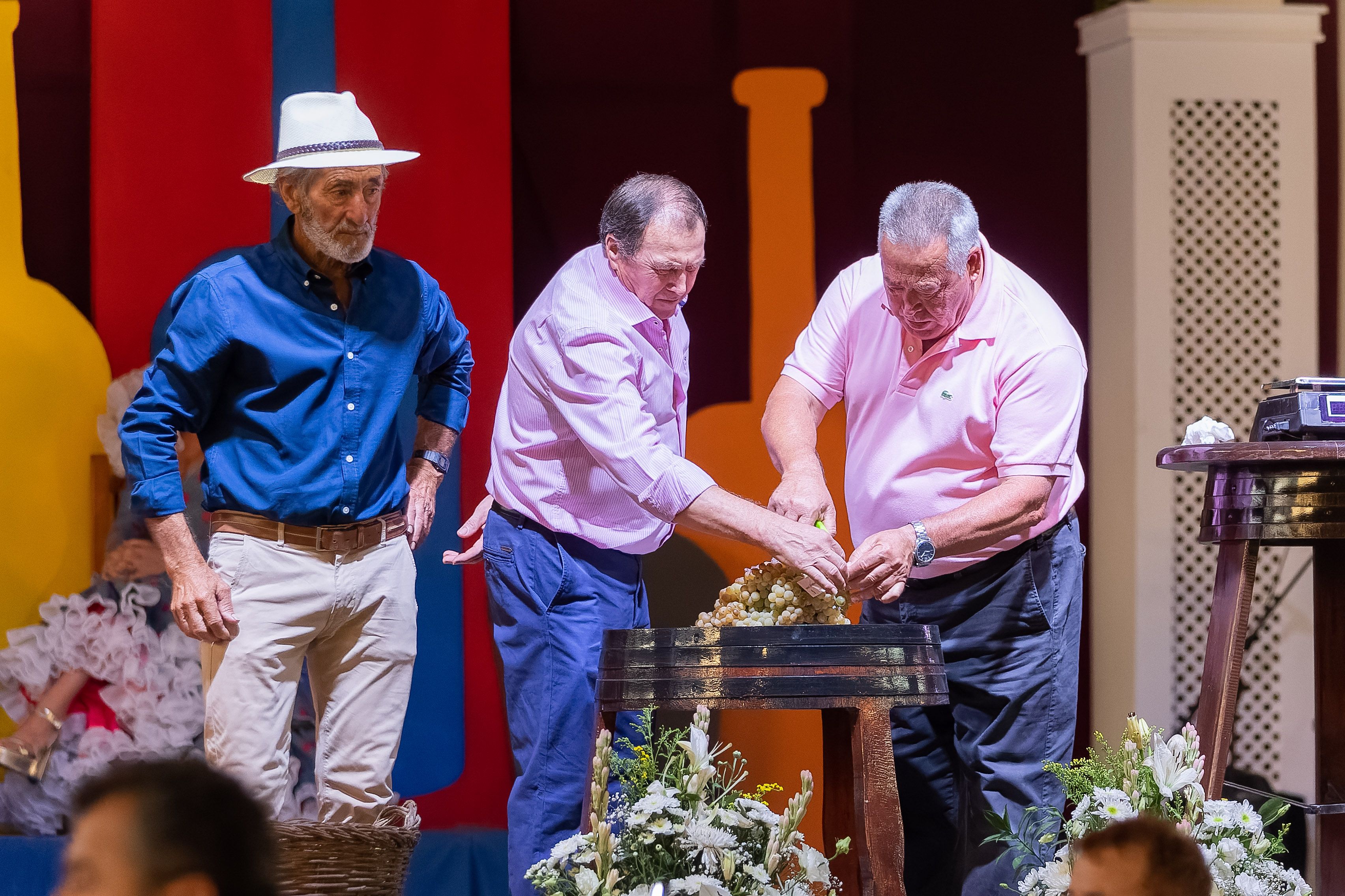 Entrega del racimo de oro en la feria de Trebujena 2023