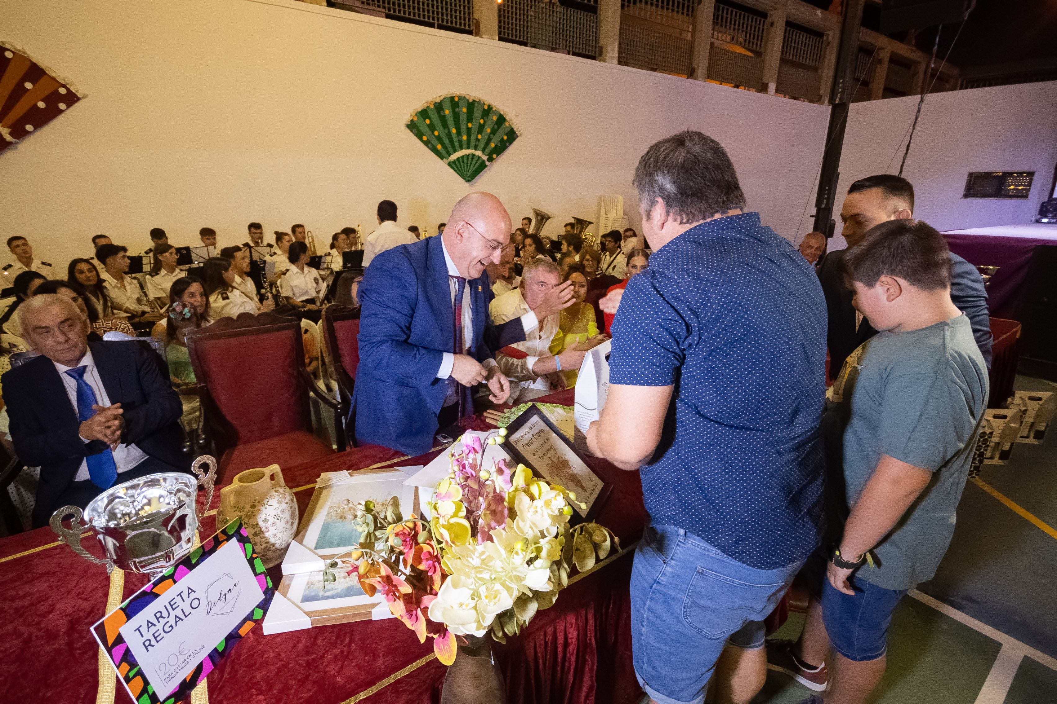 Entrega del racimo de oro en la feria de Trebujena 2023