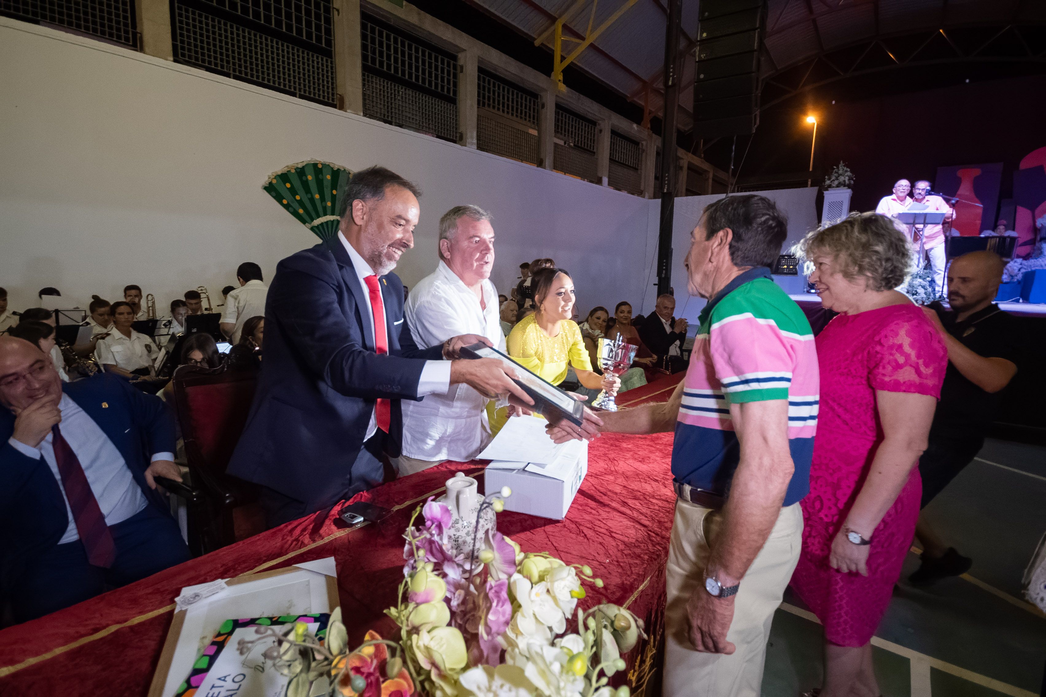 Entrega del racimo de oro en la feria de Trebujena 2023