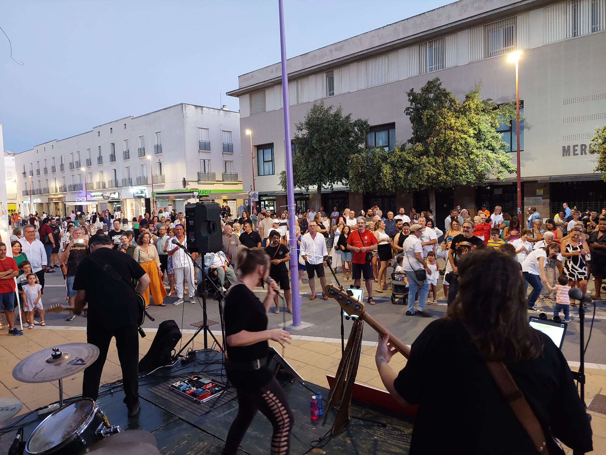 Ambiente uno de los días de Noche en Blanco de Chiclana