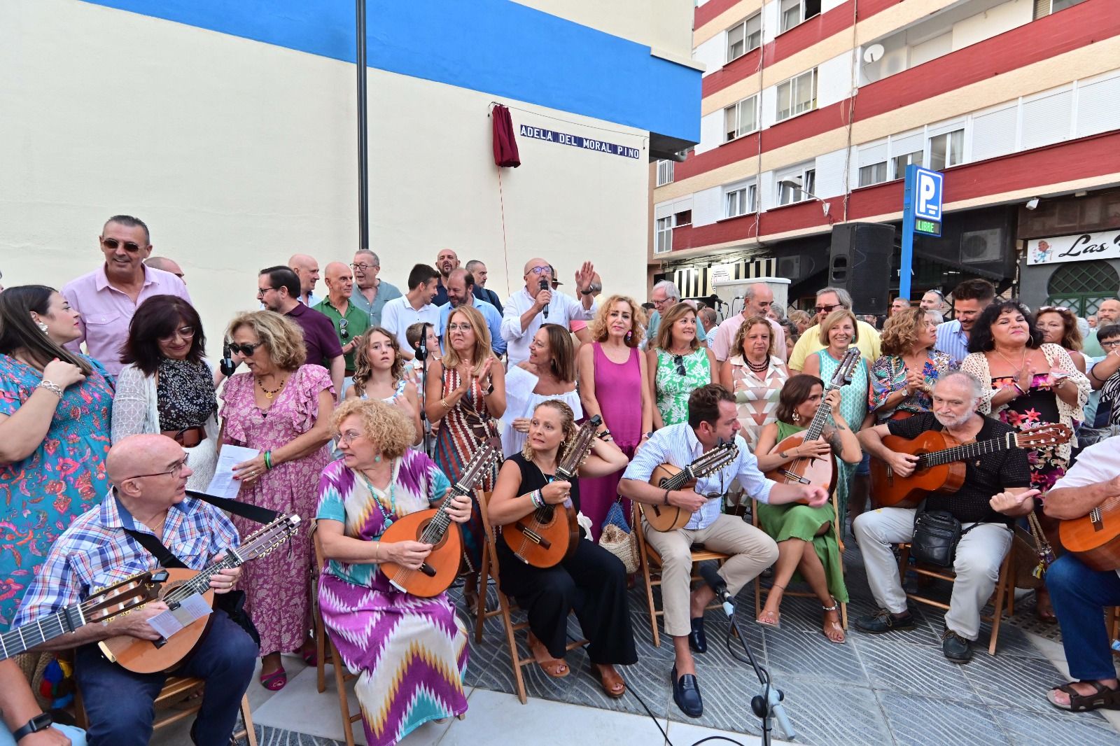 Inauguración de la calle dedicada a Adela del Moral este jueves en Cádiz.
