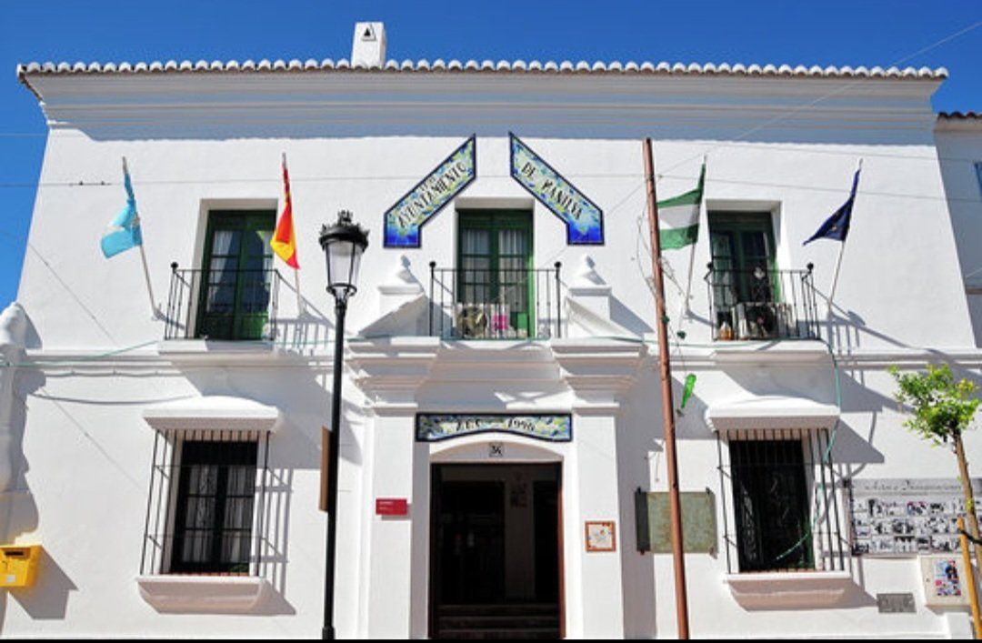 El Ayuntamiento de Manilva, de donde era la familia andaluza fallecida en Portugal en un accidente.