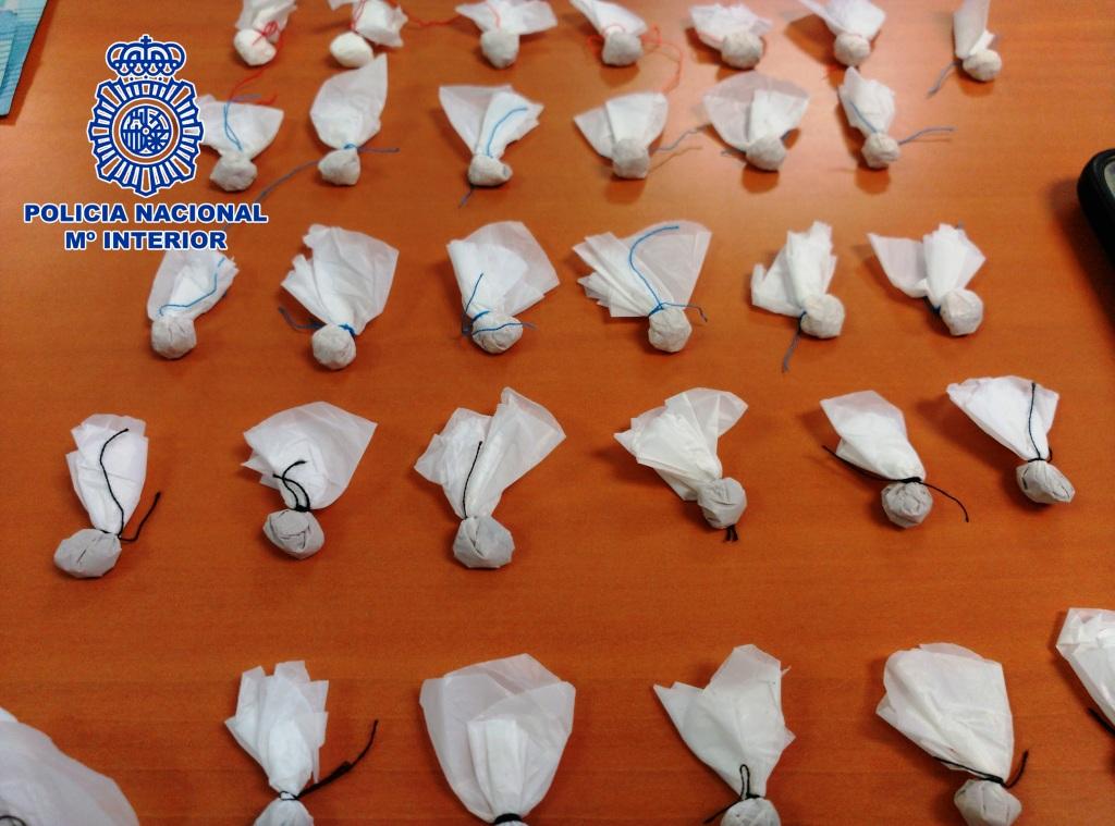 Dosis de rebujito incautadas por la Policía.