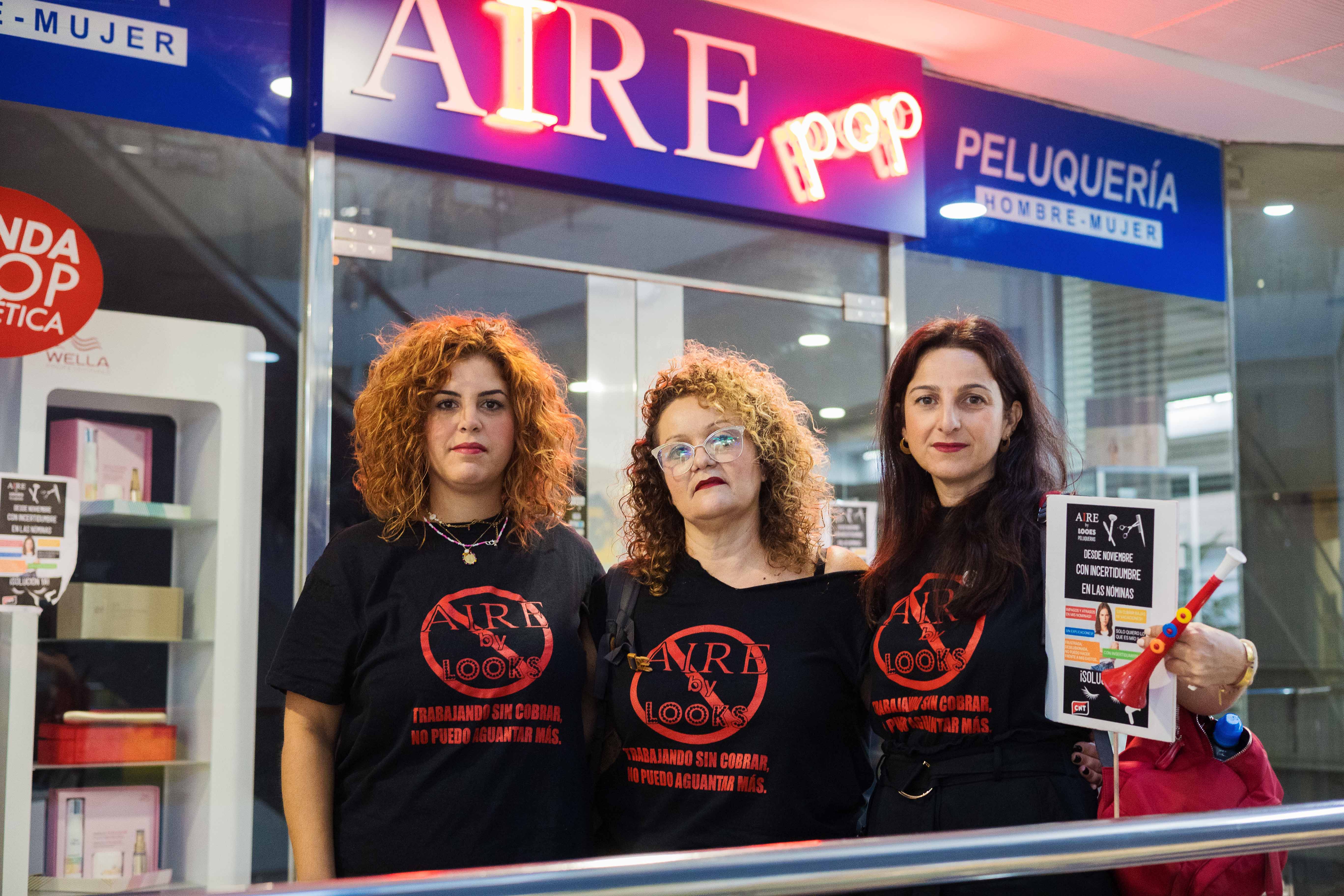 Mercedes, Arancha y María Regla, peluqueras de Aire by Looks en huelga en Jerez. 