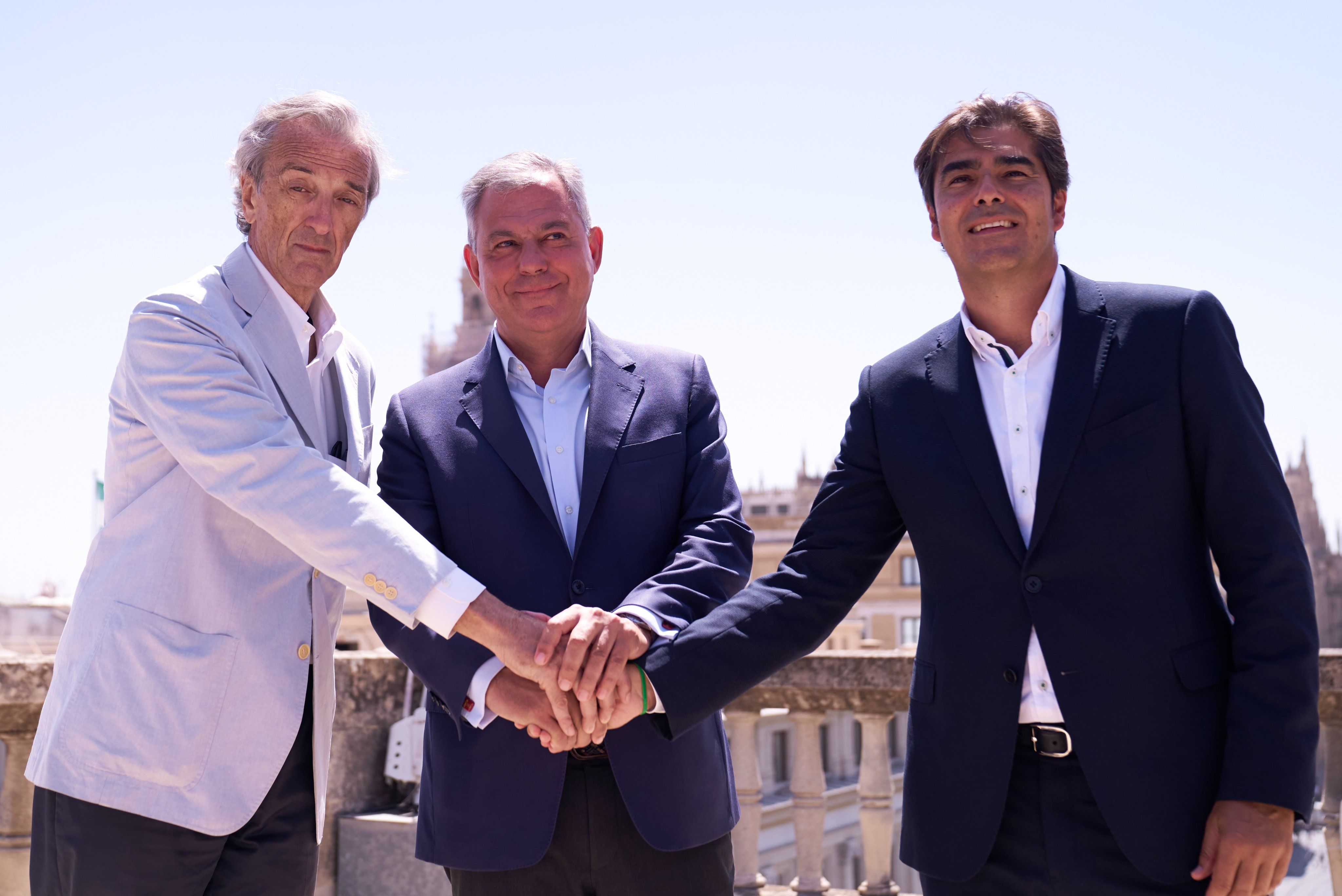 Sanz, Haro y De La-Hoz en la presentación del nuevo estadio del Real Betis. Sanz, Haro y De La-Hoz en la presentación del nuevo estadio del Real Betis.