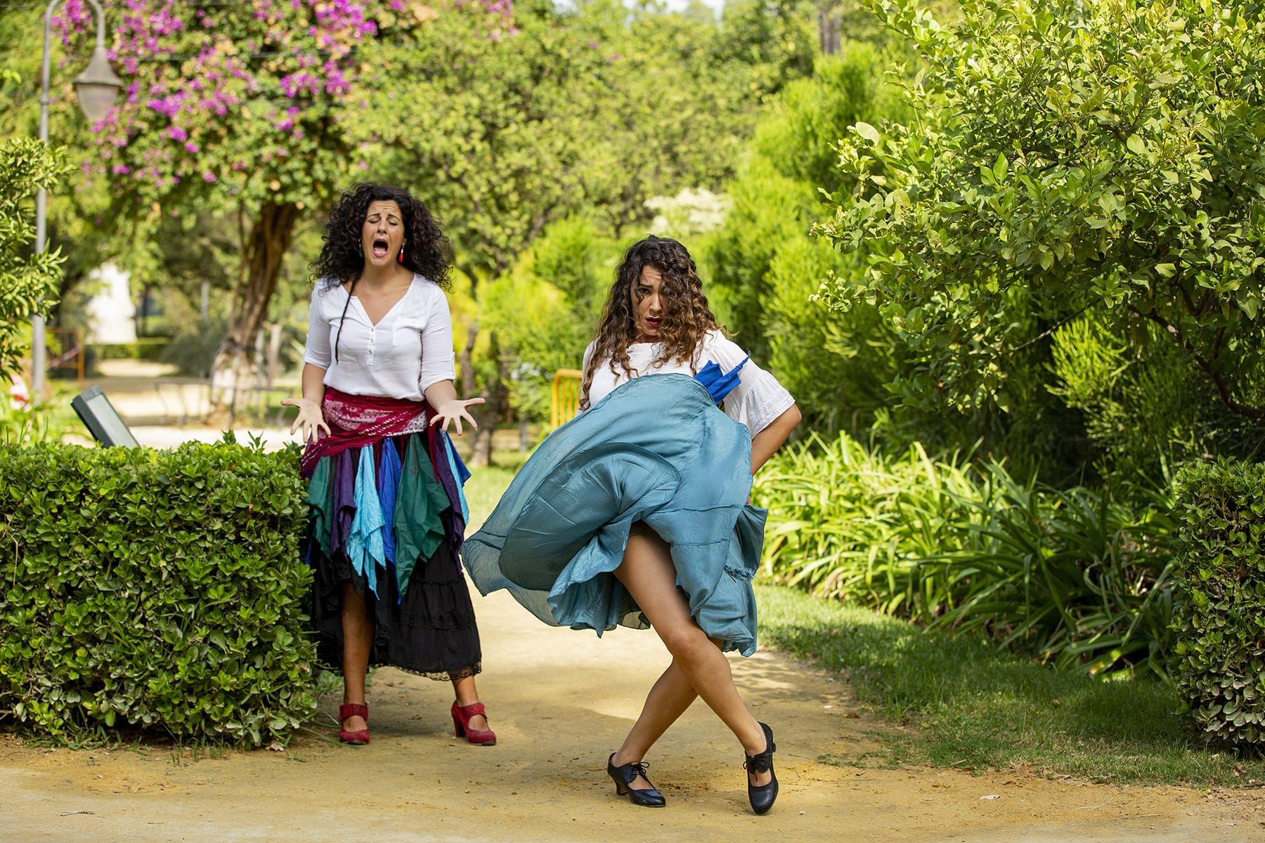 Estíbaliz Núñez y Gema Arriaza, protagonistas de la obra.