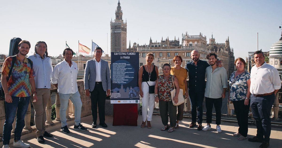 El festival ‘La Fragua’ reunirá en Sevilla a grandes nombres del flamenco. En la imagen, los artistas participantes con el cartel.