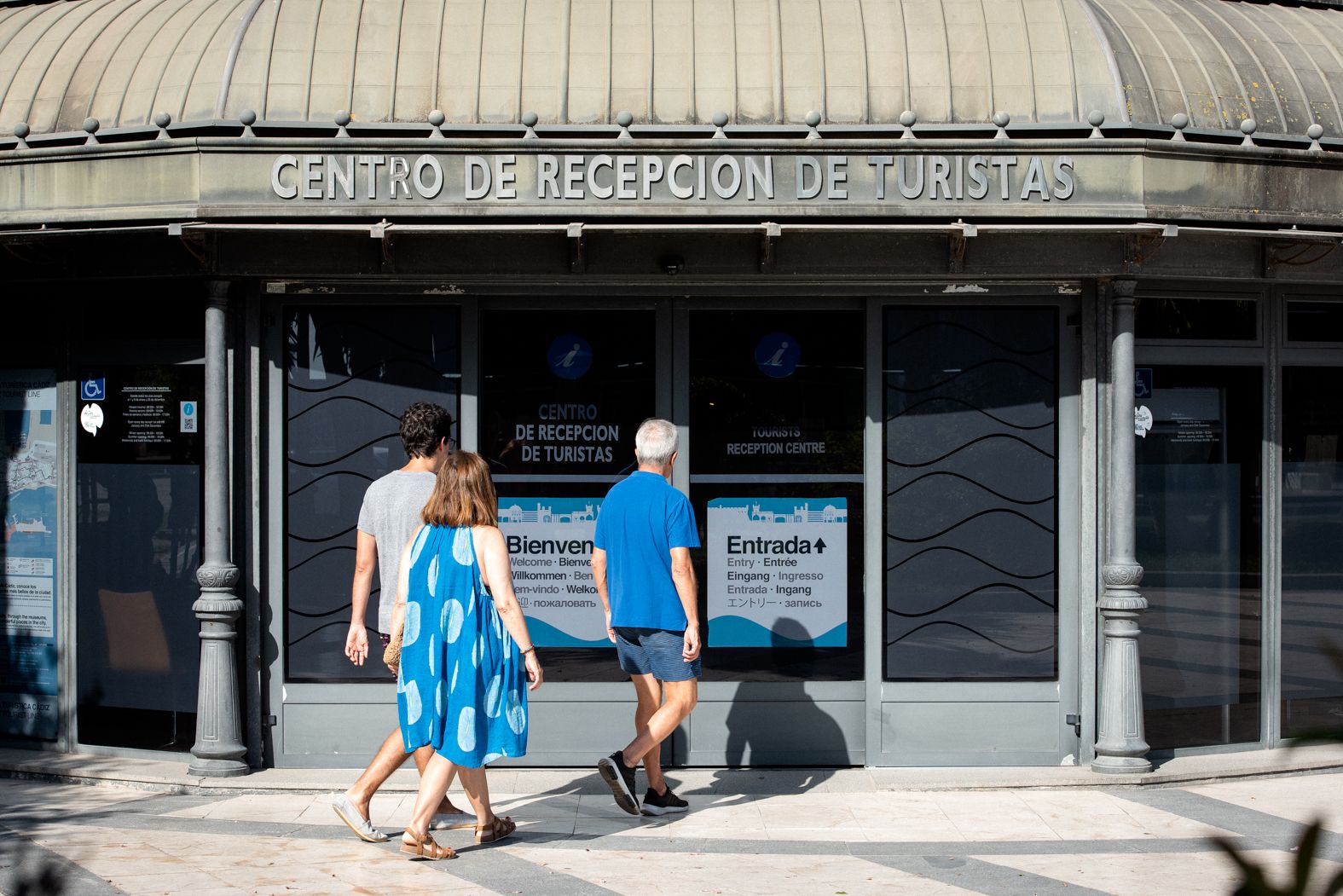 Turistas en Cádiz, en una imagen de este pasado verano de 2023.