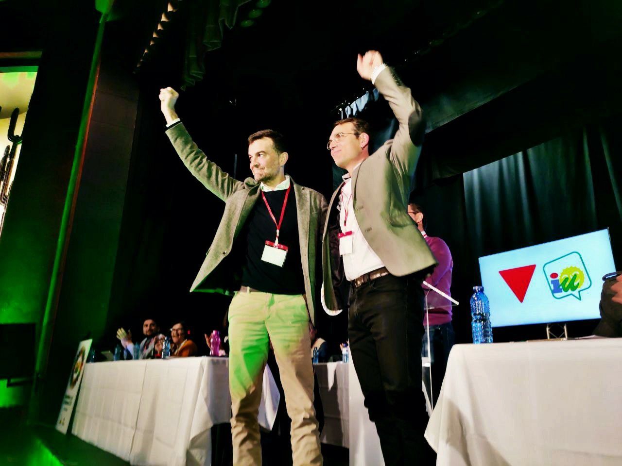 Toni Valero y Antonio Maíllo en la asamblea anual de balance del partido celebrada en Antequera. FOTO: IU ANDALUCÍA