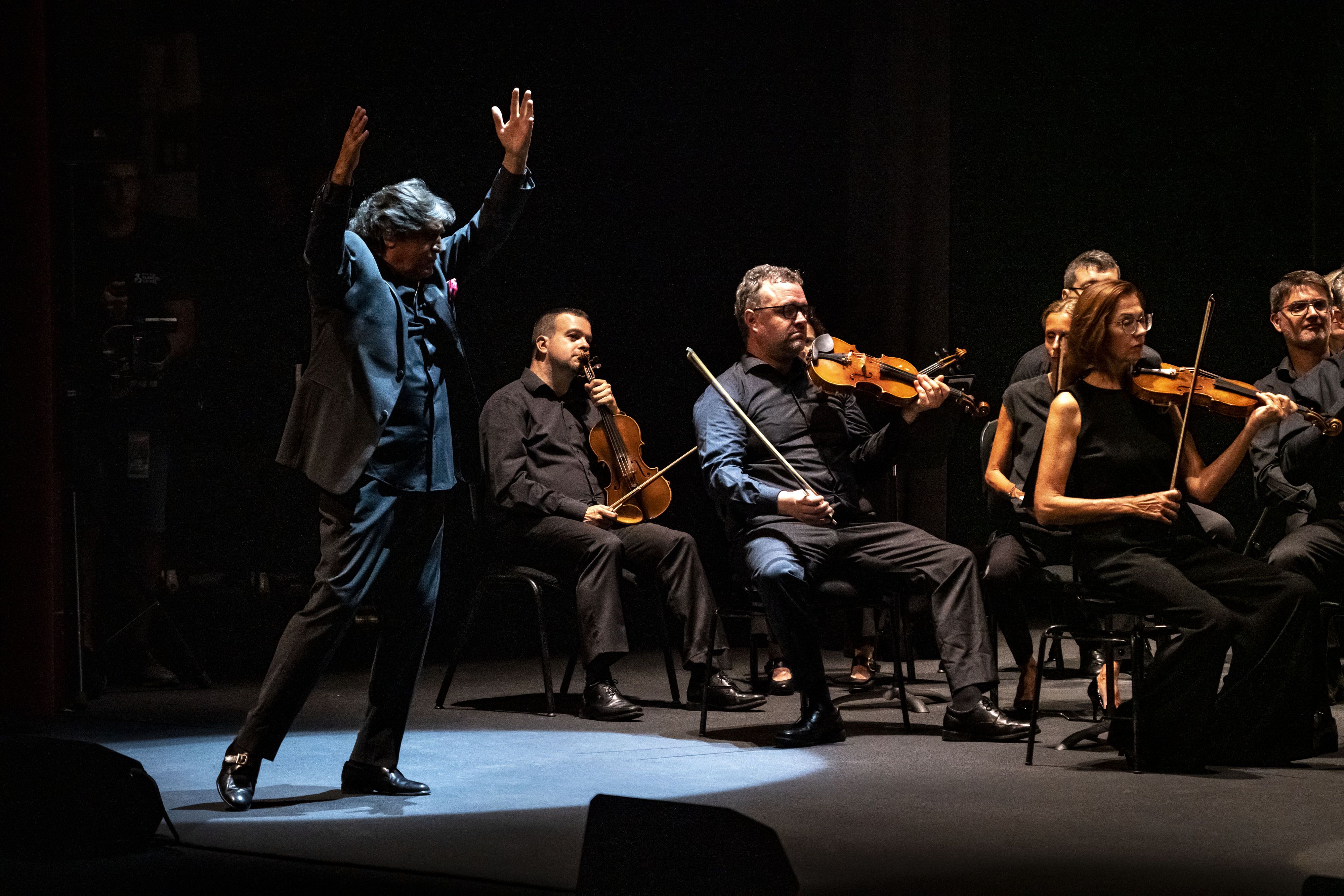 Vicente Soto durante uno de los pasajes del espectáculo homenaje a Manolo Caracol del festival Flamenco On Fire en Pamplona