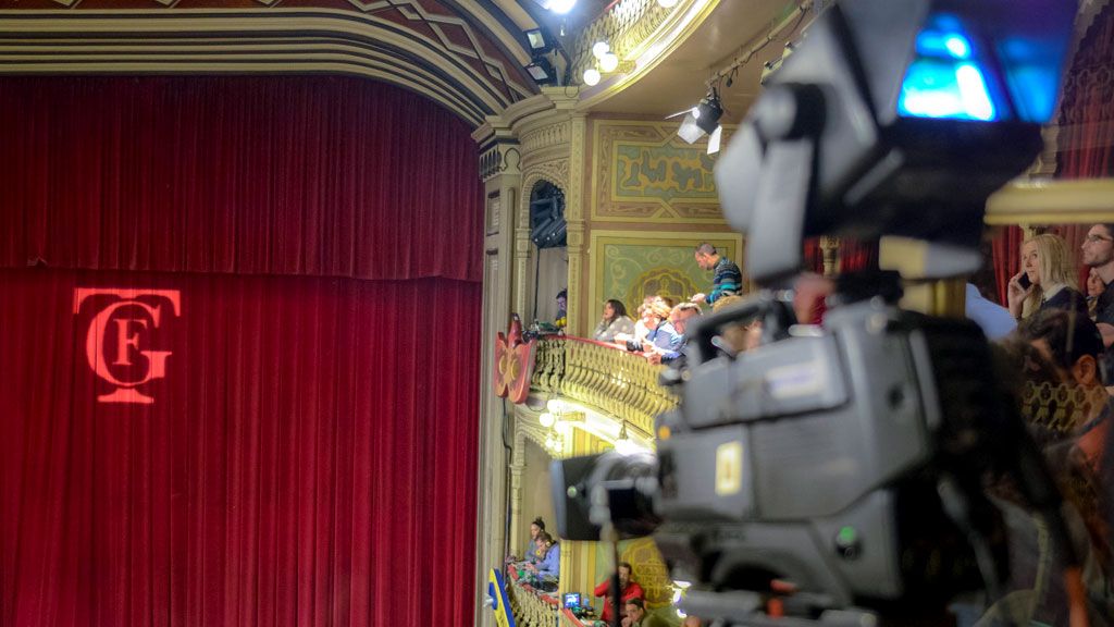 Acuerdo entre Onda Cádiz y Canal Sur para retransmitir el COAC desde el Falla.