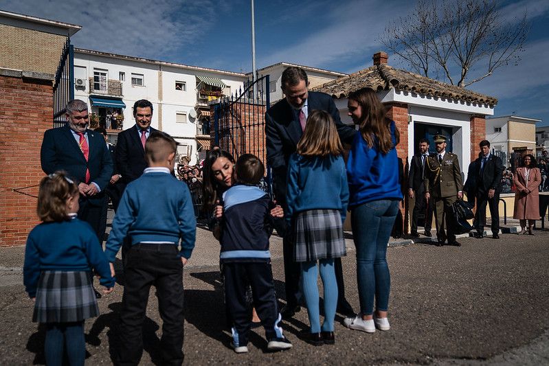 Visita reciente de los Reyes al SAFA de Écija, en presencia de Moreno Bonilla. FOTO: JUNTA