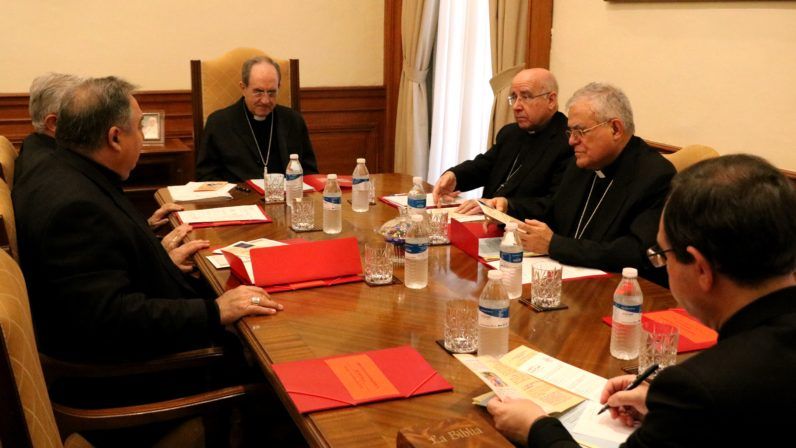 Las diócesis de Sevilla, Huelva y Cádiz y Ceuta crean una oficina  para denuncias sobre posibles abusos sexuales.