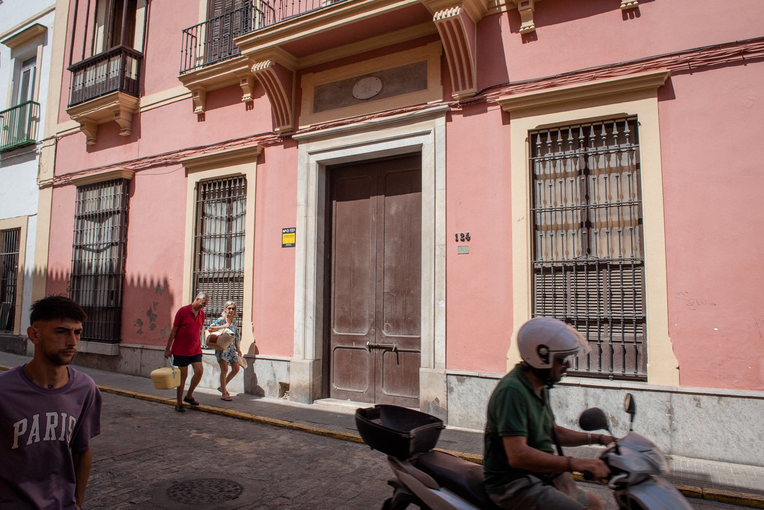 Entrada a la vivienda por la calle Larga en El Puerto. 