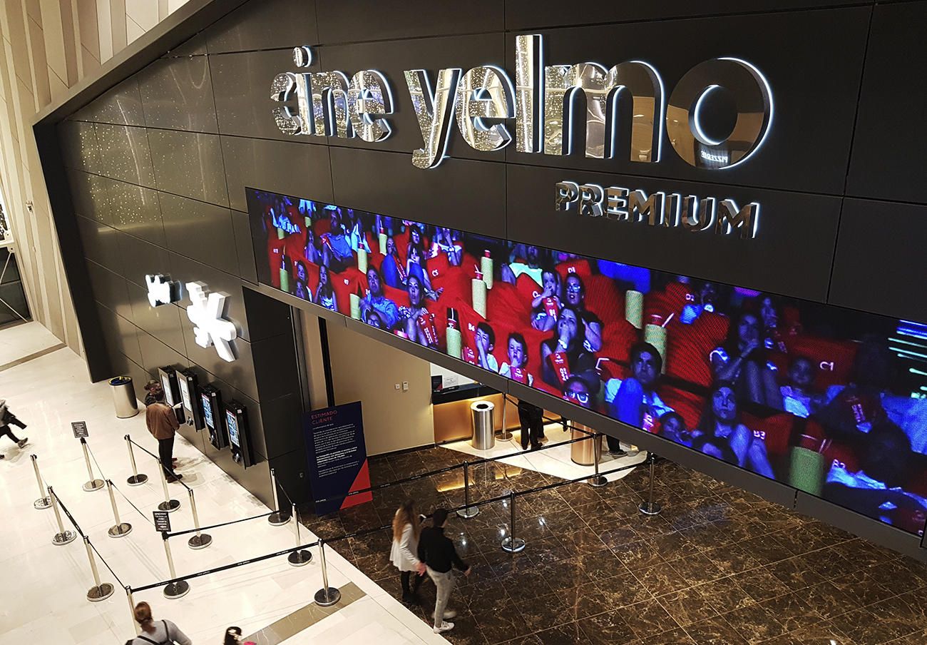 Cines de Yelmo en el centro comercial Lagoh, en Sevilla.