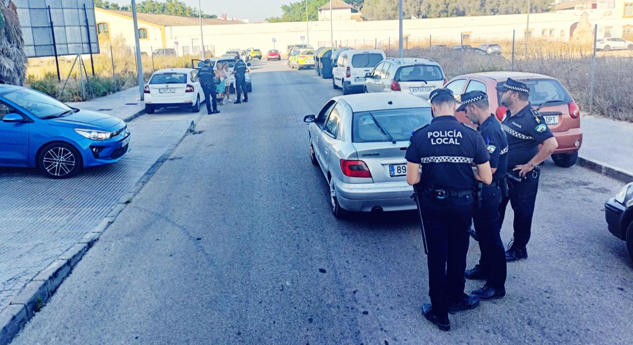 La Policía Local portuense durante uno de los controles llevados a cabo. 