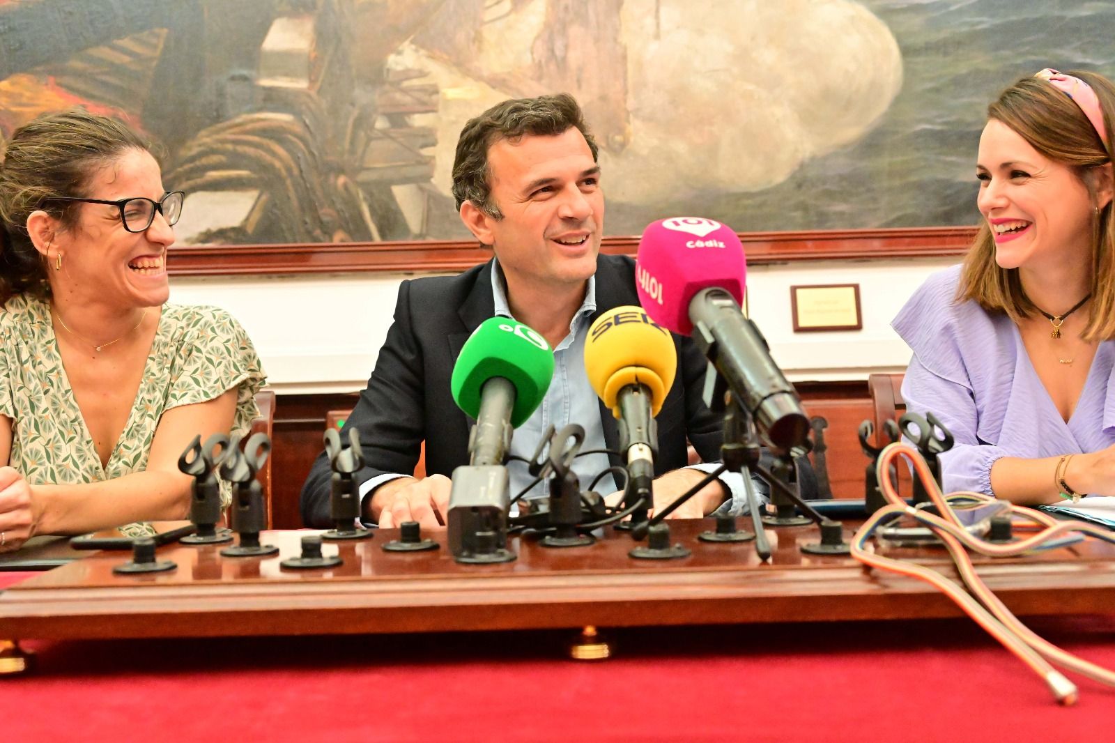 Bruno García, alcalde de Cádiz, en la rueda de prensa tras la junta de gobierno local este viernes.