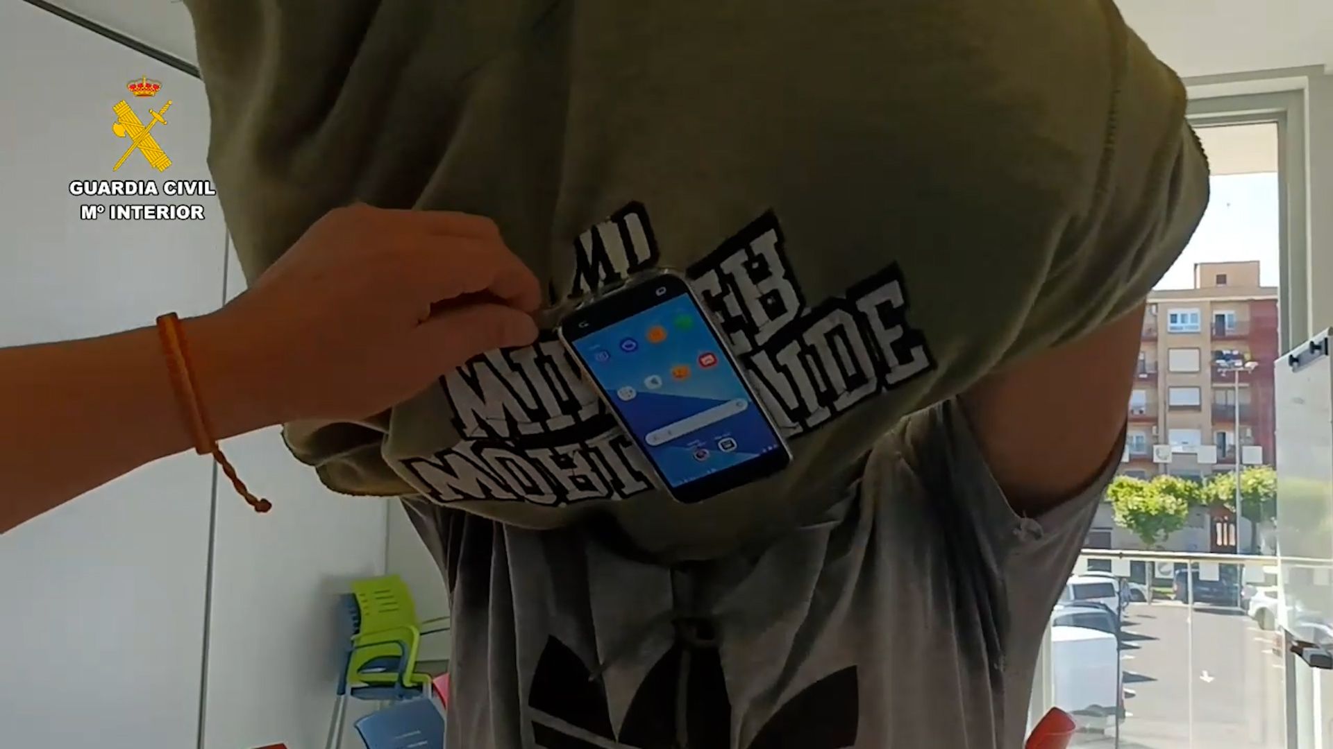 Una de las personas sancionadas por intentar copiar en el examen del carné de conducir.