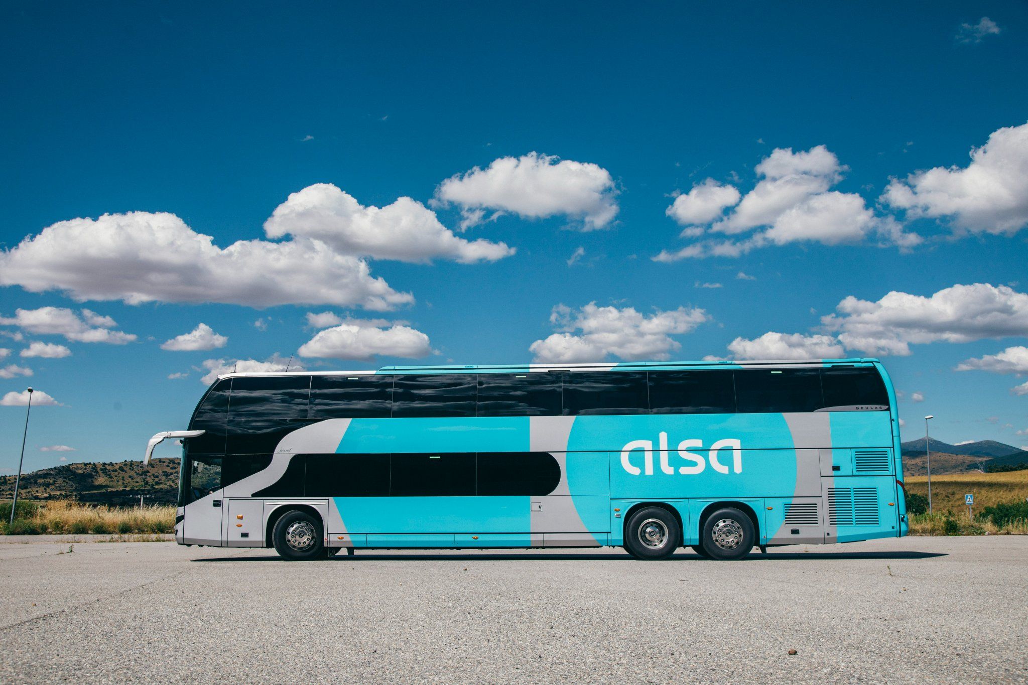 Autobús Alsa, dueño de la empresa que despidió a la conductora de autobús.