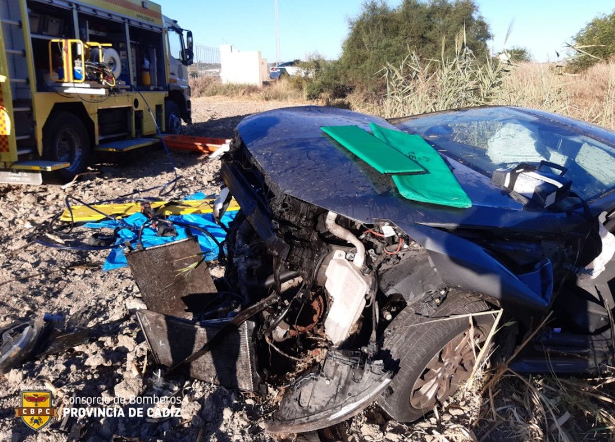 Aparatoso accidente en Jerez.  BOMBEROS