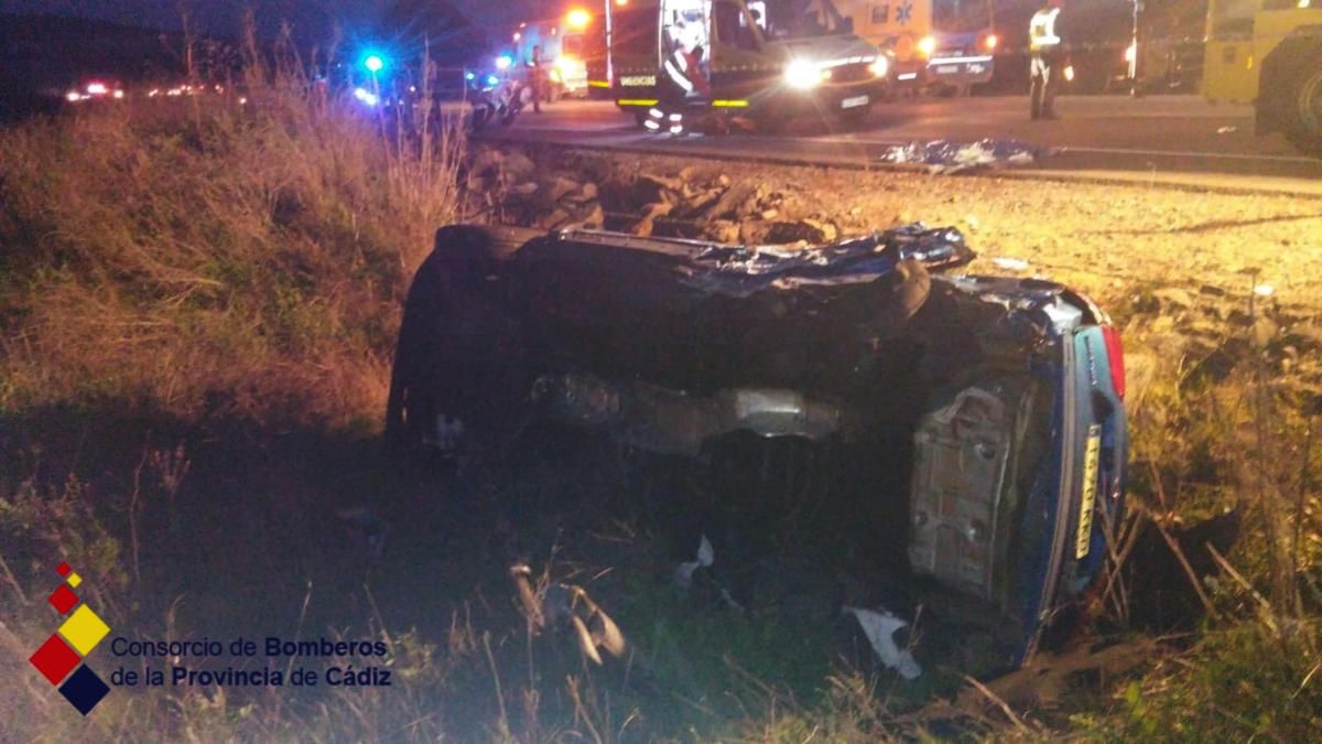 Un vehículo volcado, tras un accidente ocurrido en 2020. FOTO: Consorcio Provincial de Bomberos