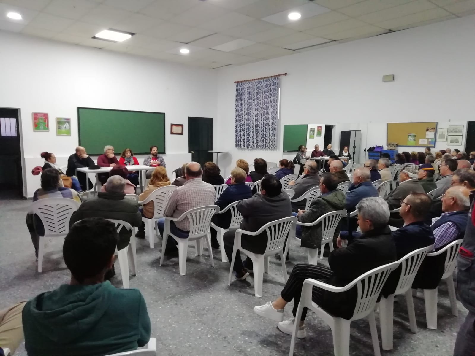 Un momento de la asamblea celebrada en Cuartillos.