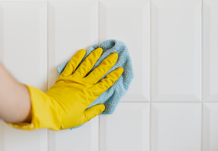 Una bayeta, el regalo sexista en un pueblo de Granada.