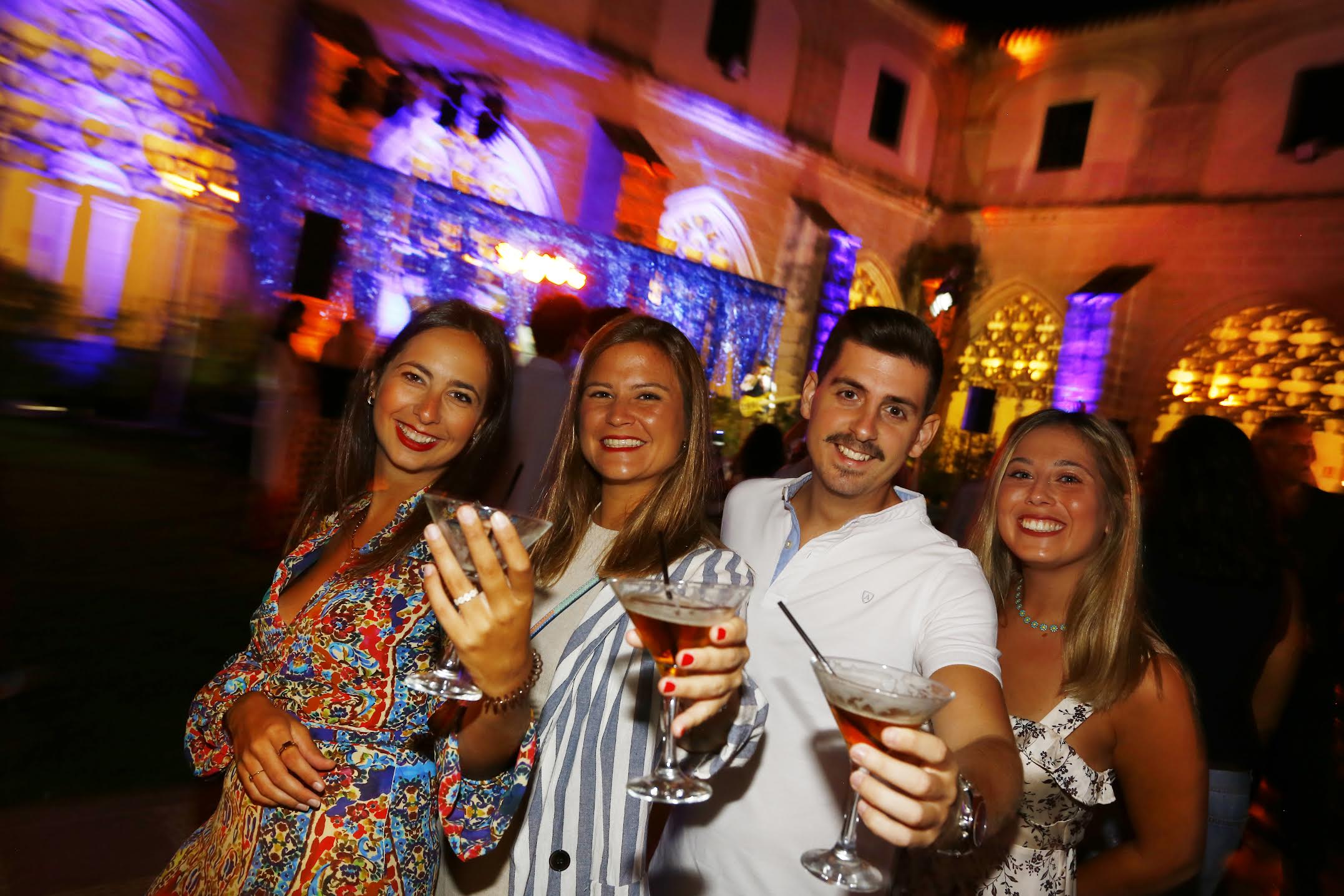 Jóvenes en Los Claustros en la Brandy de Jerez Mixing Night del pasado año.