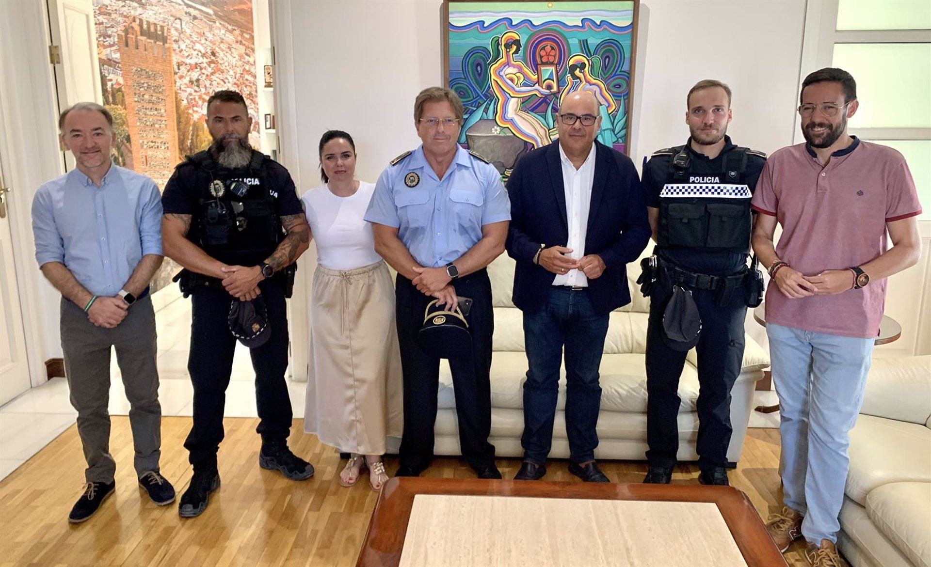 Reconocimiento al agente Jerónimo López Recio y al policía en prácticas Emilio Pérez del Pino en Vélez Málaga.